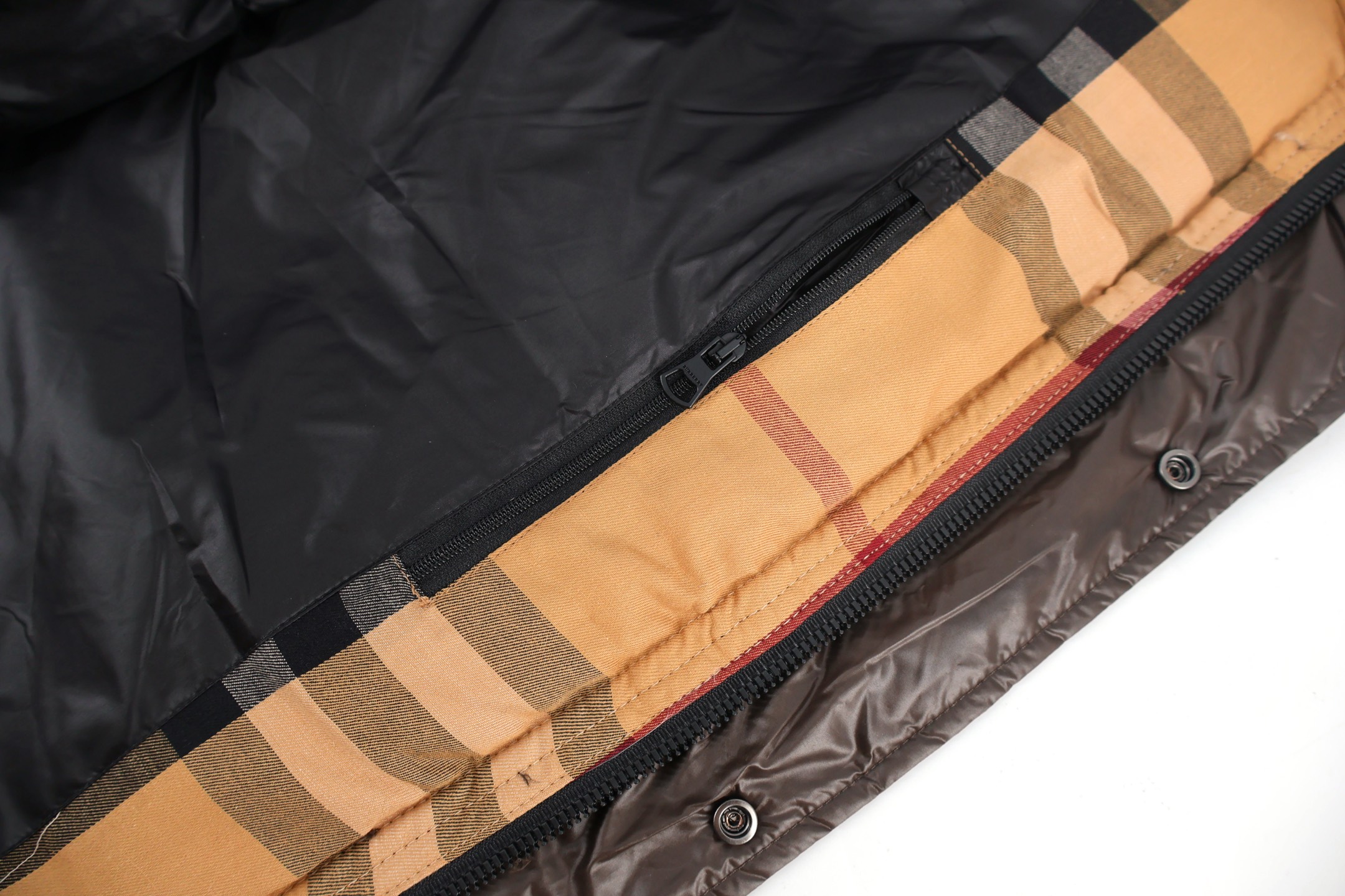 Burberry 巴宝莉 胸口刺绣拉链连帽羽绒服 长袖 外套 黑色 咖色 D0