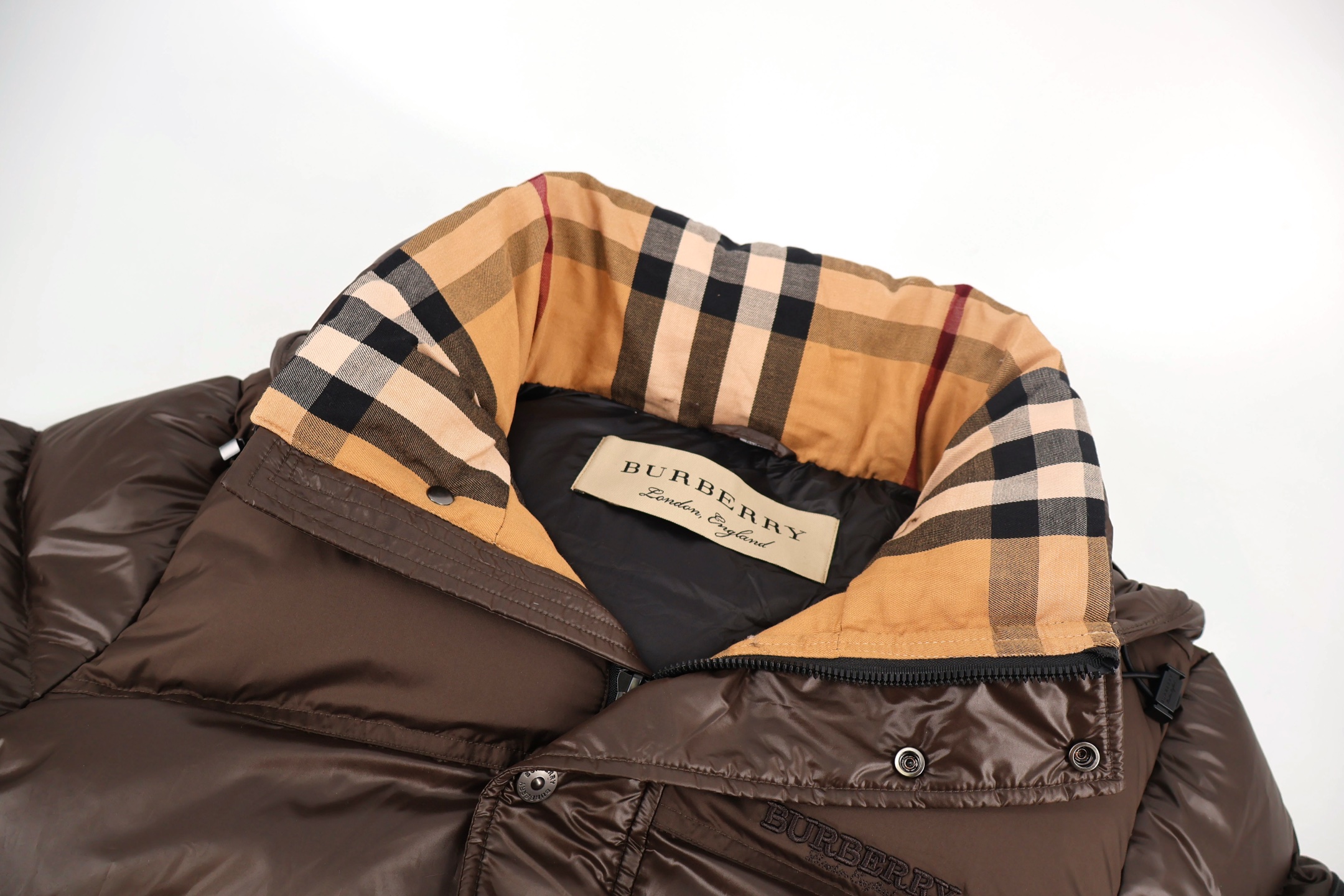 Burberry 巴宝莉 胸口刺绣拉链连帽羽绒服 长袖 外套 黑色 咖色 D0