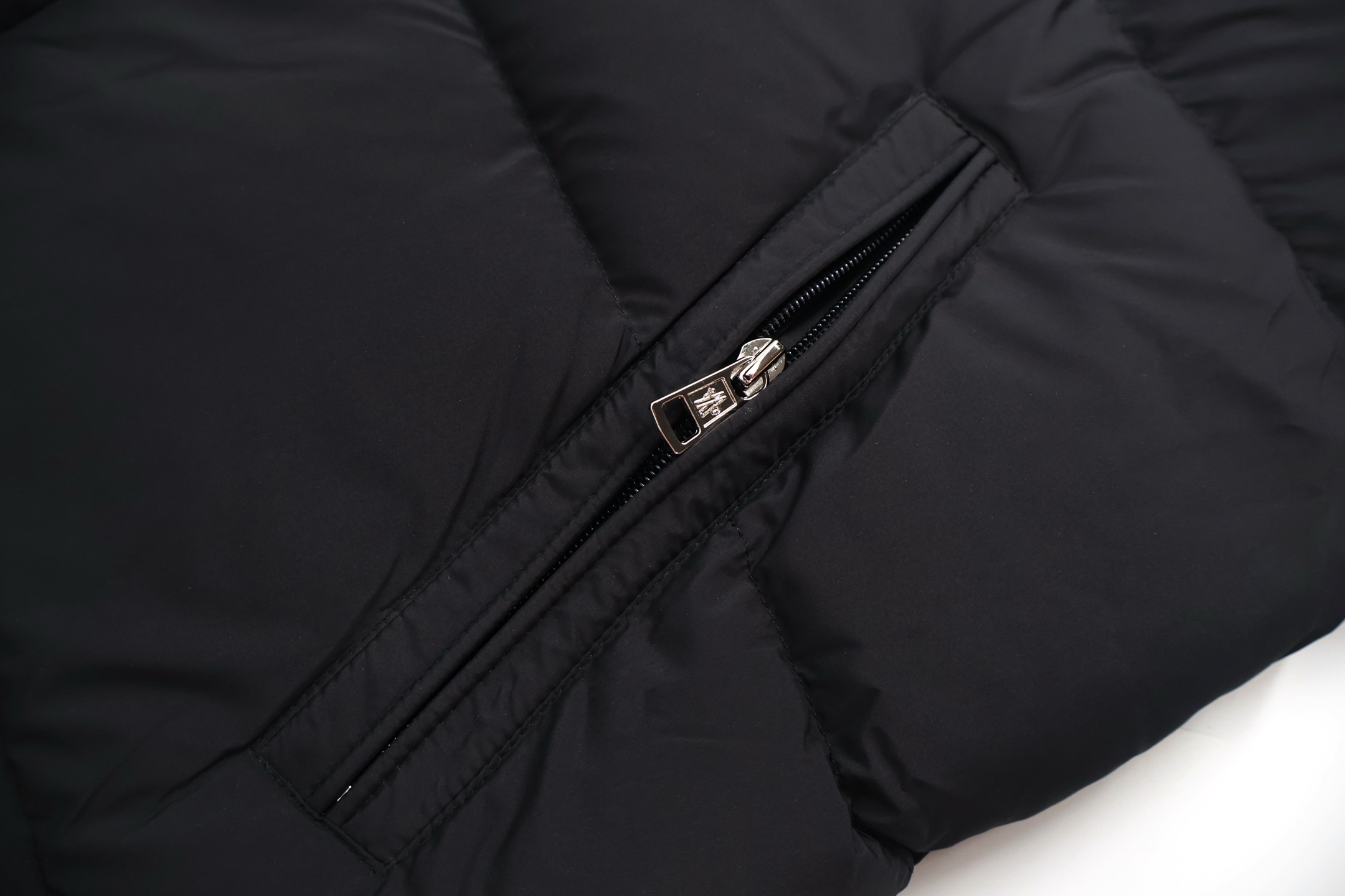 Moncler 蒙口 防风绗缝拉链连帽羽绒服 长款 保暖 外套 夹克 黑色 D0 