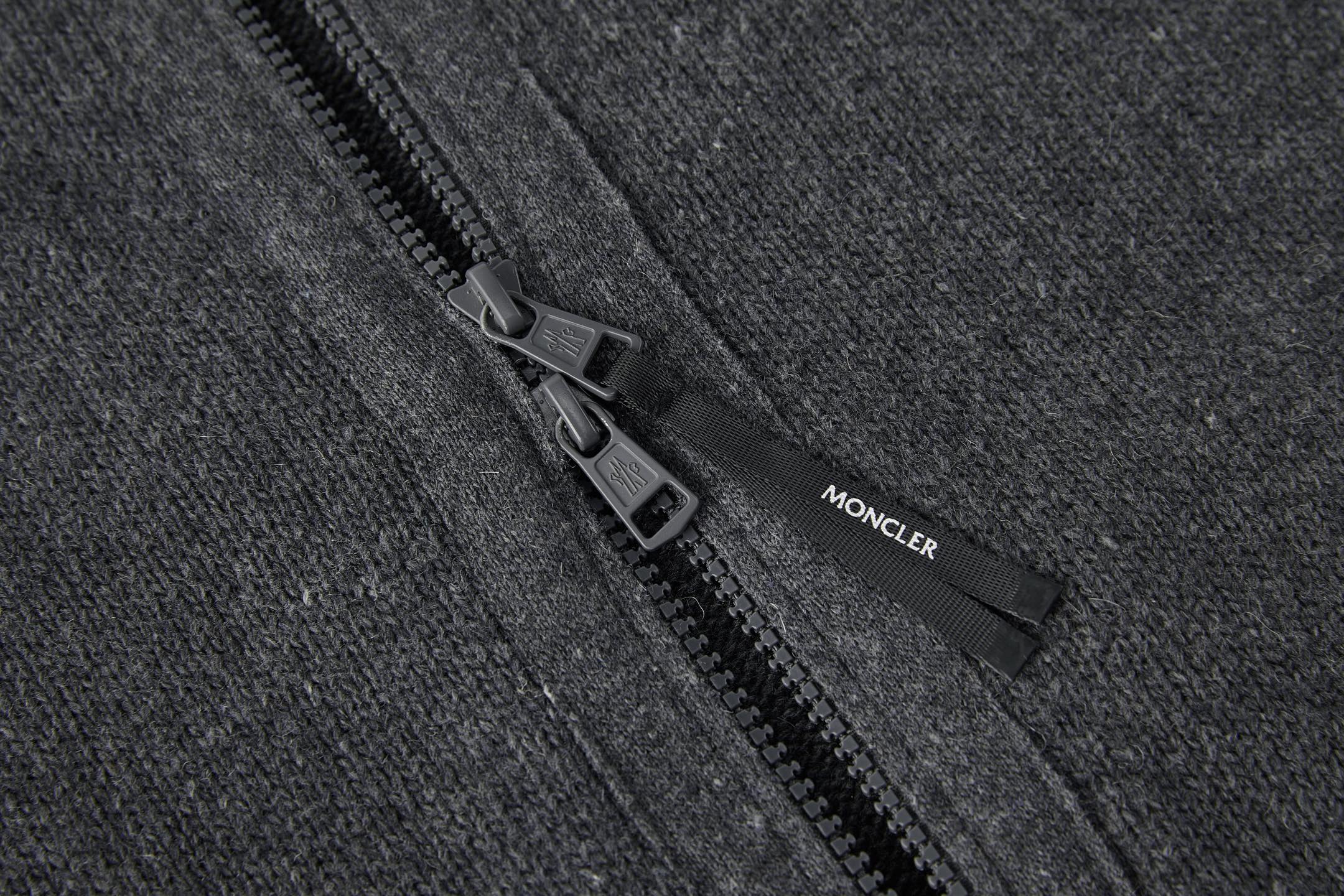 Moncler 蒙口 徽标拉链立领针织开衫 毛衣 针织衫 秋冬 外套 灰色 B5