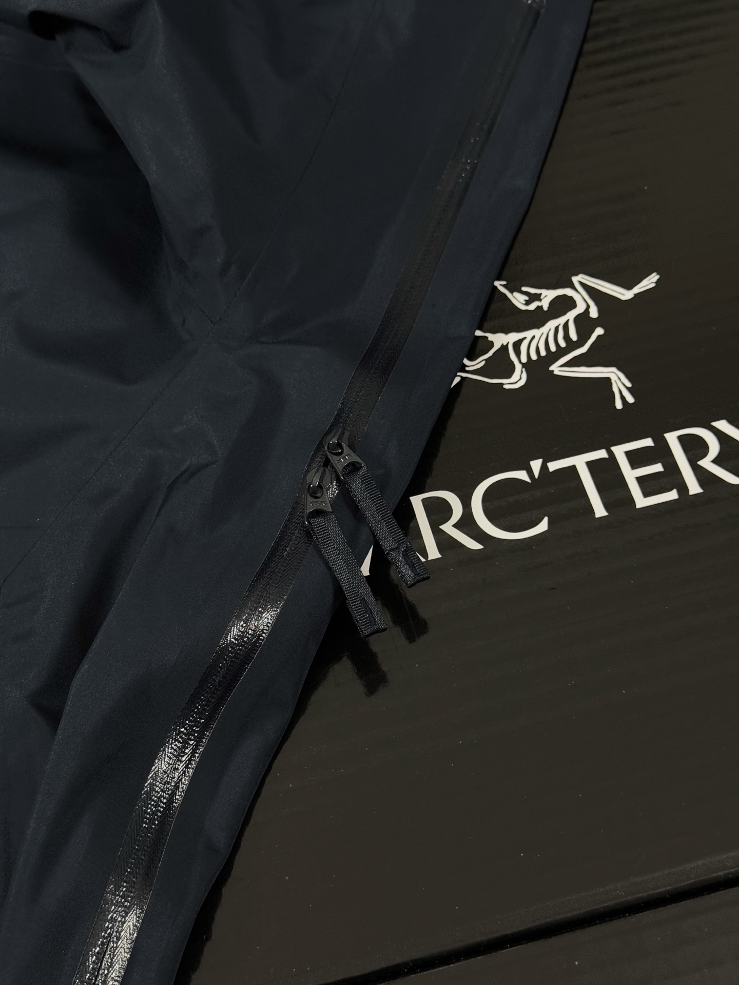 G03台州 Arcteryx 始祖鸟 BETA LT 硬壳 连帽 冲锋衣 长袖 男款 幸运蓝 B0-26844