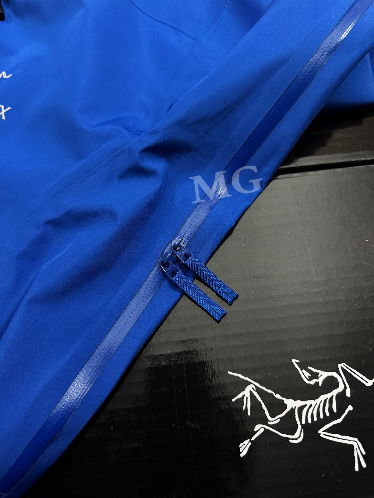 G03台州 Arcteryx 始祖鸟 BETA LT 硬壳 连帽 冲锋衣 长袖 男款 群青蓝 B0-26844