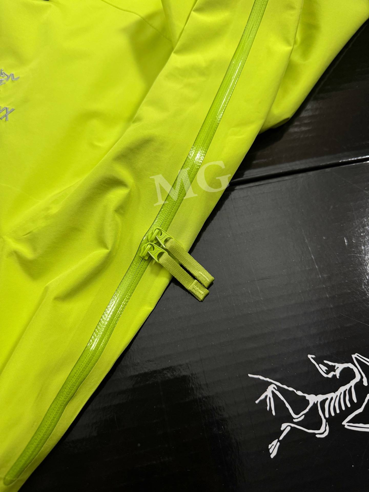 G03台州 Arcteryx 始祖鸟 BETA LT 硬壳 连帽 冲锋衣 长袖 男款 荧光绿 B0-26844
