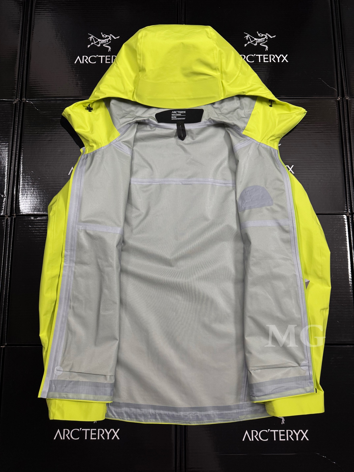 G03台州 Arcteryx 始祖鸟 BETA LT 硬壳 连帽 冲锋衣 长袖 男款 荧光绿 B0-26844