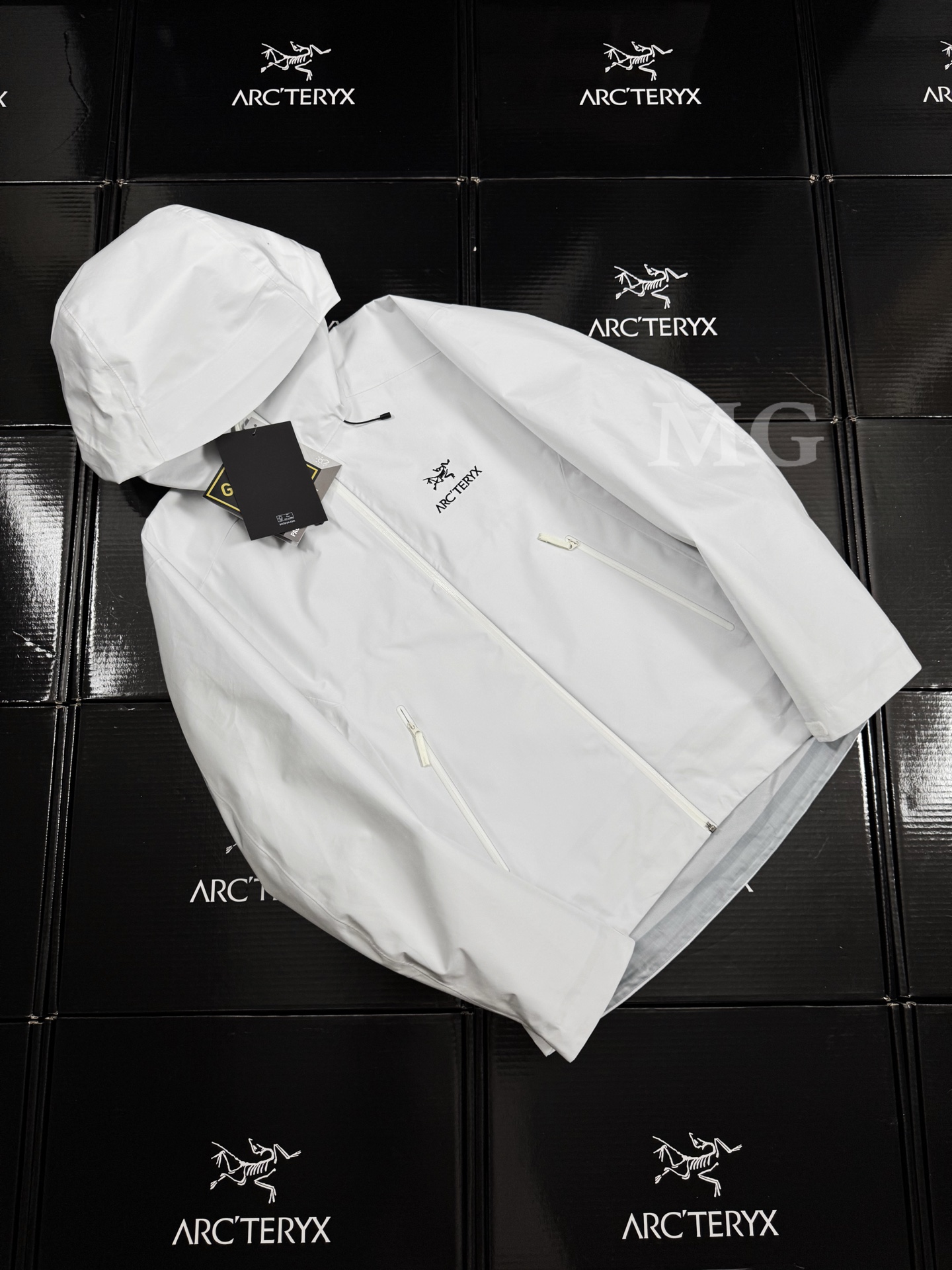 G03台州 Arcteryx 始祖鸟 BETA LT 硬壳 连帽 冲锋衣 长袖 男款 白色 B0-26844