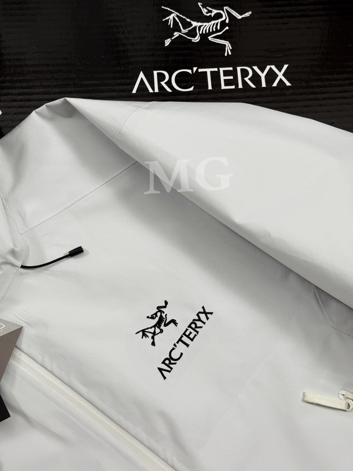 G03台州 Arcteryx 始祖鸟 BETA LT 硬壳 连帽 冲锋衣 长袖 男款 白色 B0-26844