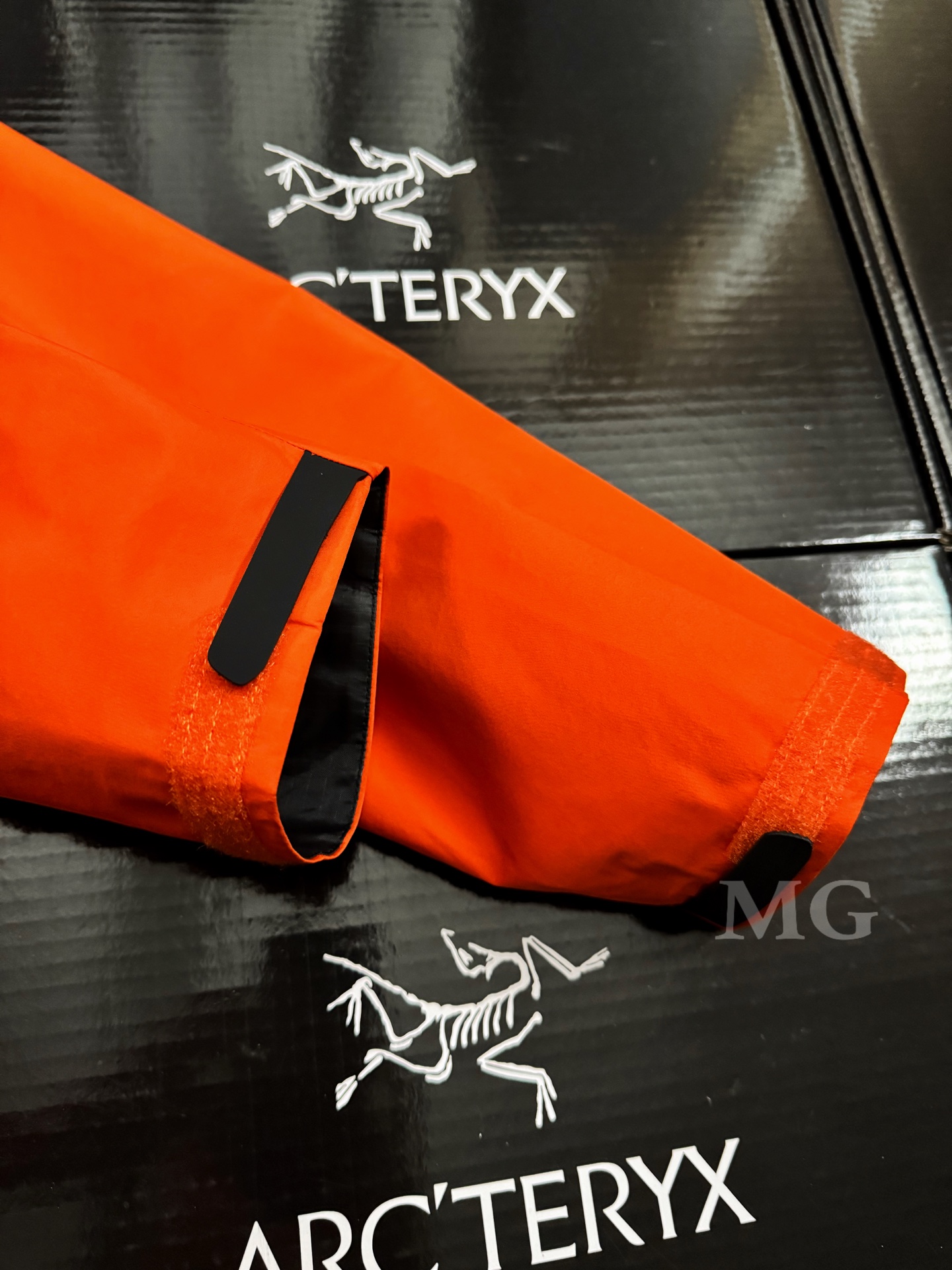 G03台州 Arcteryx 始祖鸟 BETA LT 硬壳 连帽 冲锋衣 长袖 男款 橙色 B0-26844