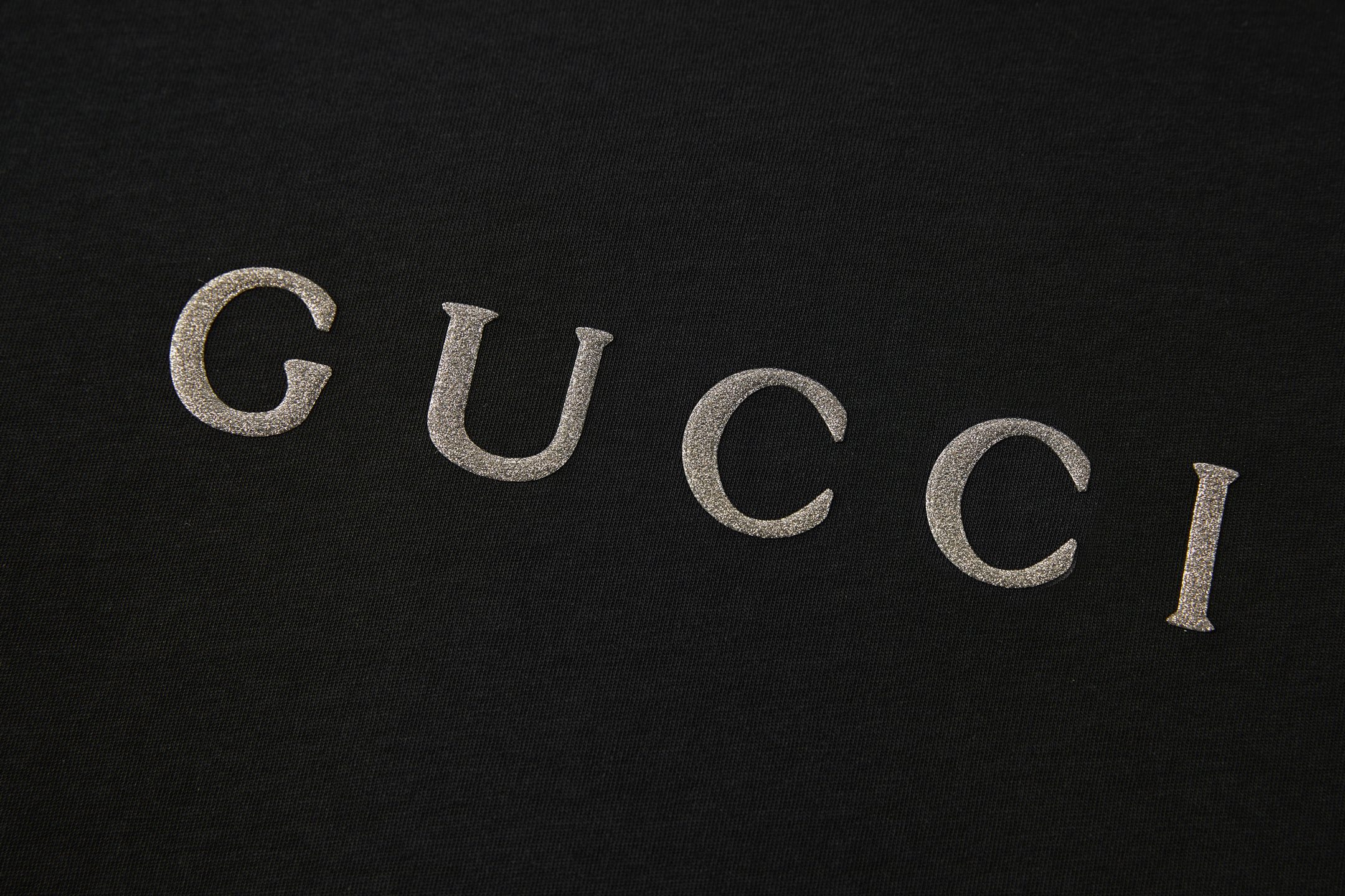 GUCCI 古驰 字母烫标圆领T恤 打底衫 长袖 白色 黑色 A2