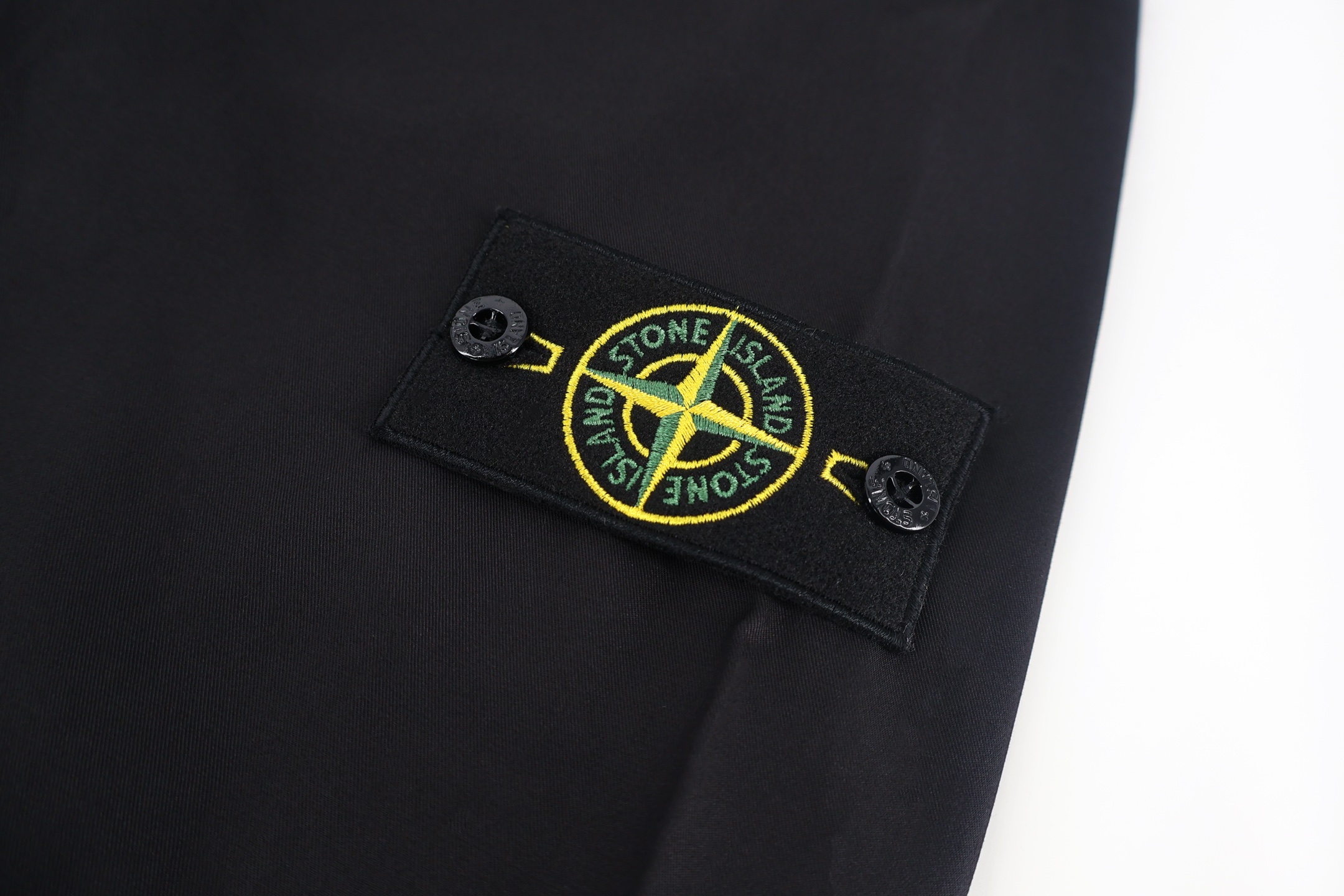STONE ISLAND 石头岛 罗盘徽章工装短袖衬衫 外套 黑色 B0