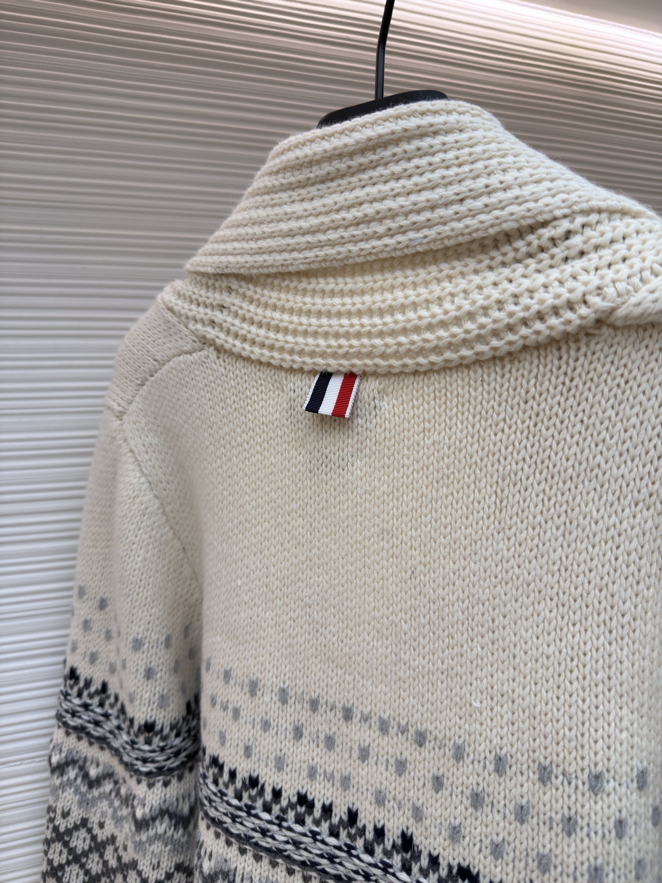 THOM BROWNE 费尔岛条纹V领针织开衫 毛衣 针织衫 外套 长袖 C0