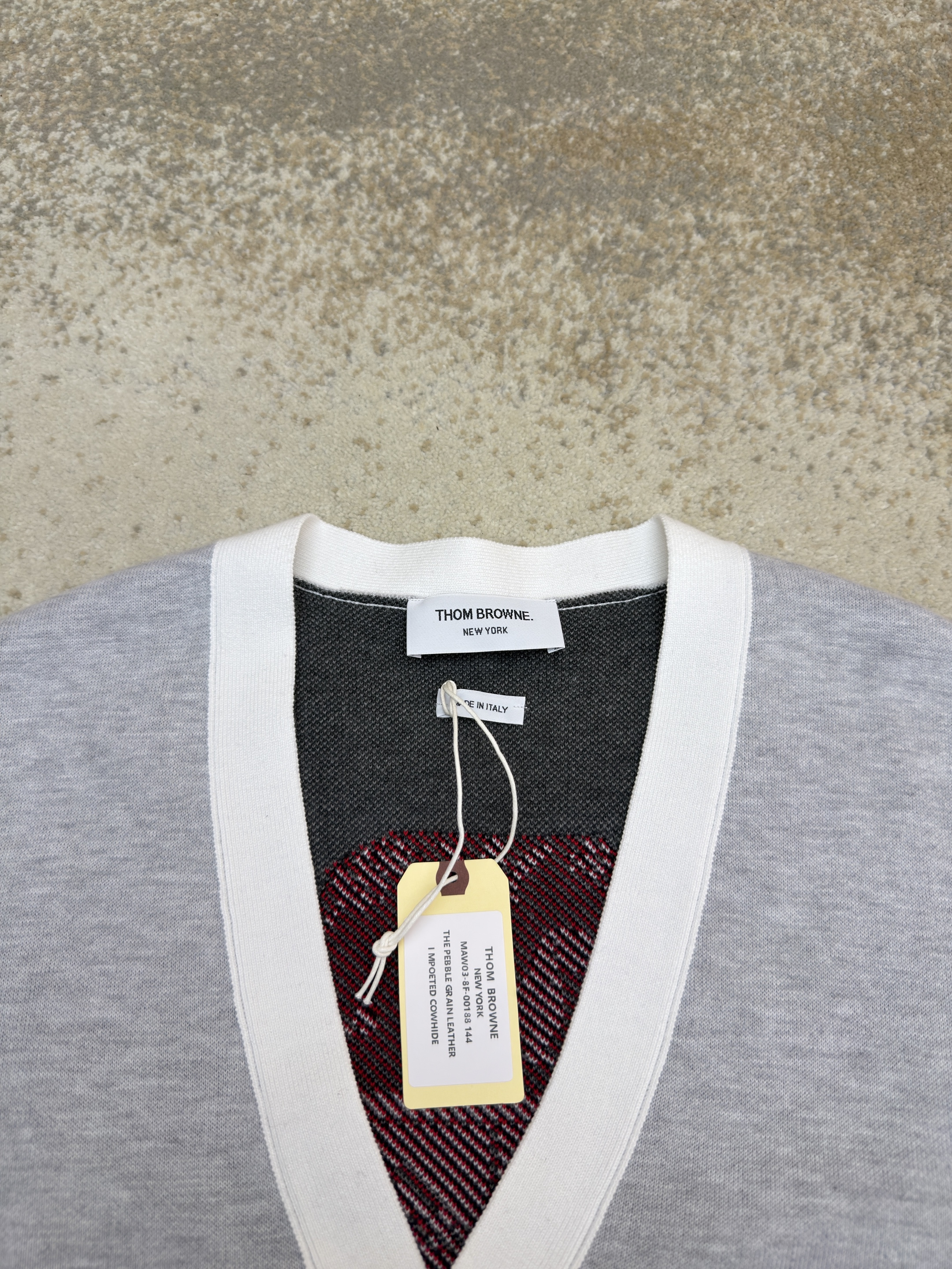 THOM BROWNE 学院徽章V领针织开衫 毛衣 针织衫 外套 长袖 藏蓝色 灰色 B5