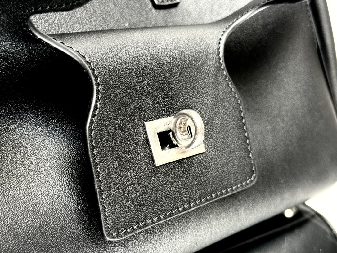 29CM-小号 巴黎世家 单肩斜跨 Balenciag Bel Air  (Crossbody/Shoulder) Cowhide Tote – Black 8356892ABAW1000
