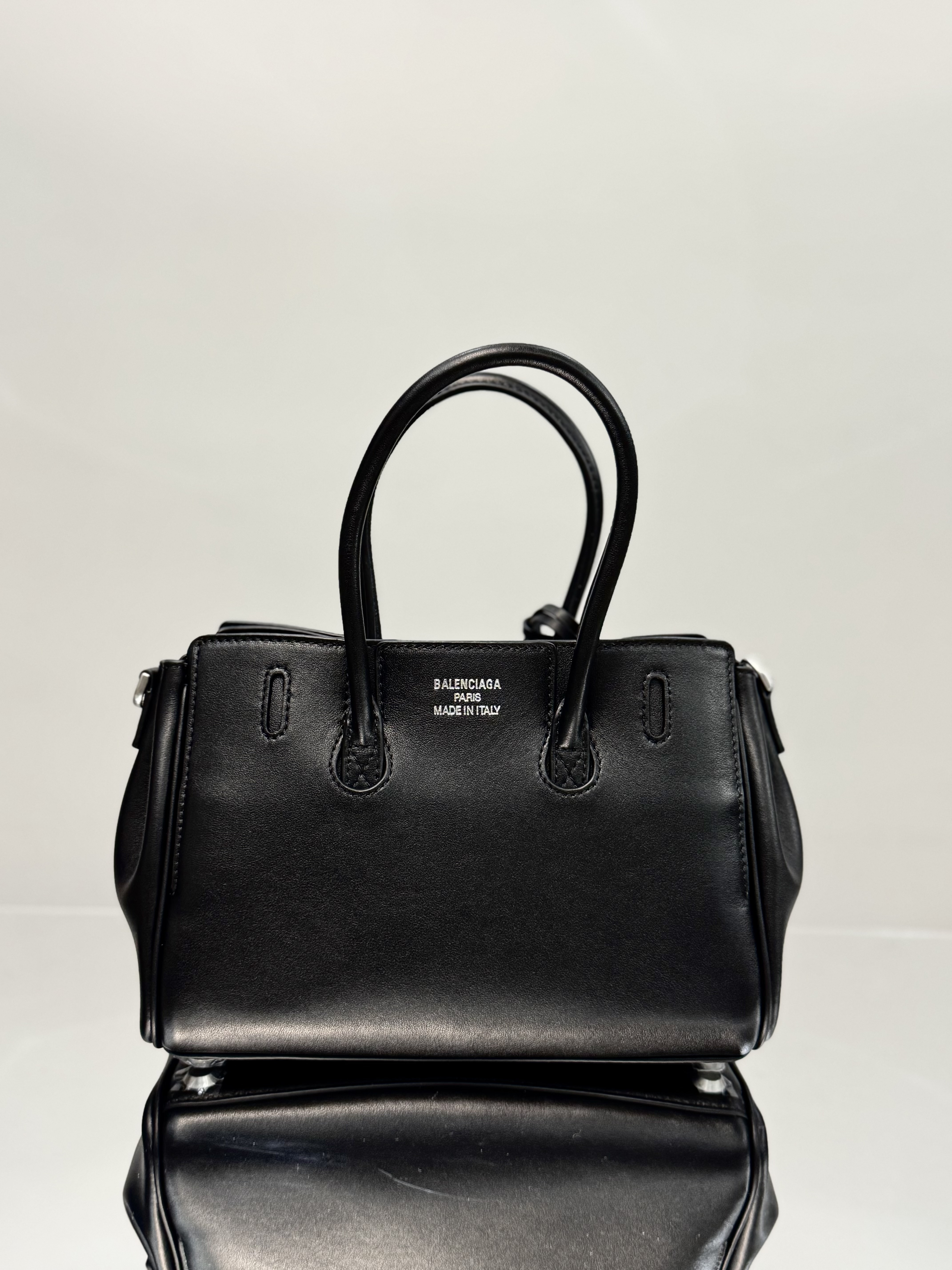 23CM-mini 巴黎世家 单肩斜跨 Balenciag Bel Air  (Crossbody/Shoulder) Cowhide Tote – Black 8357322ABAW1000