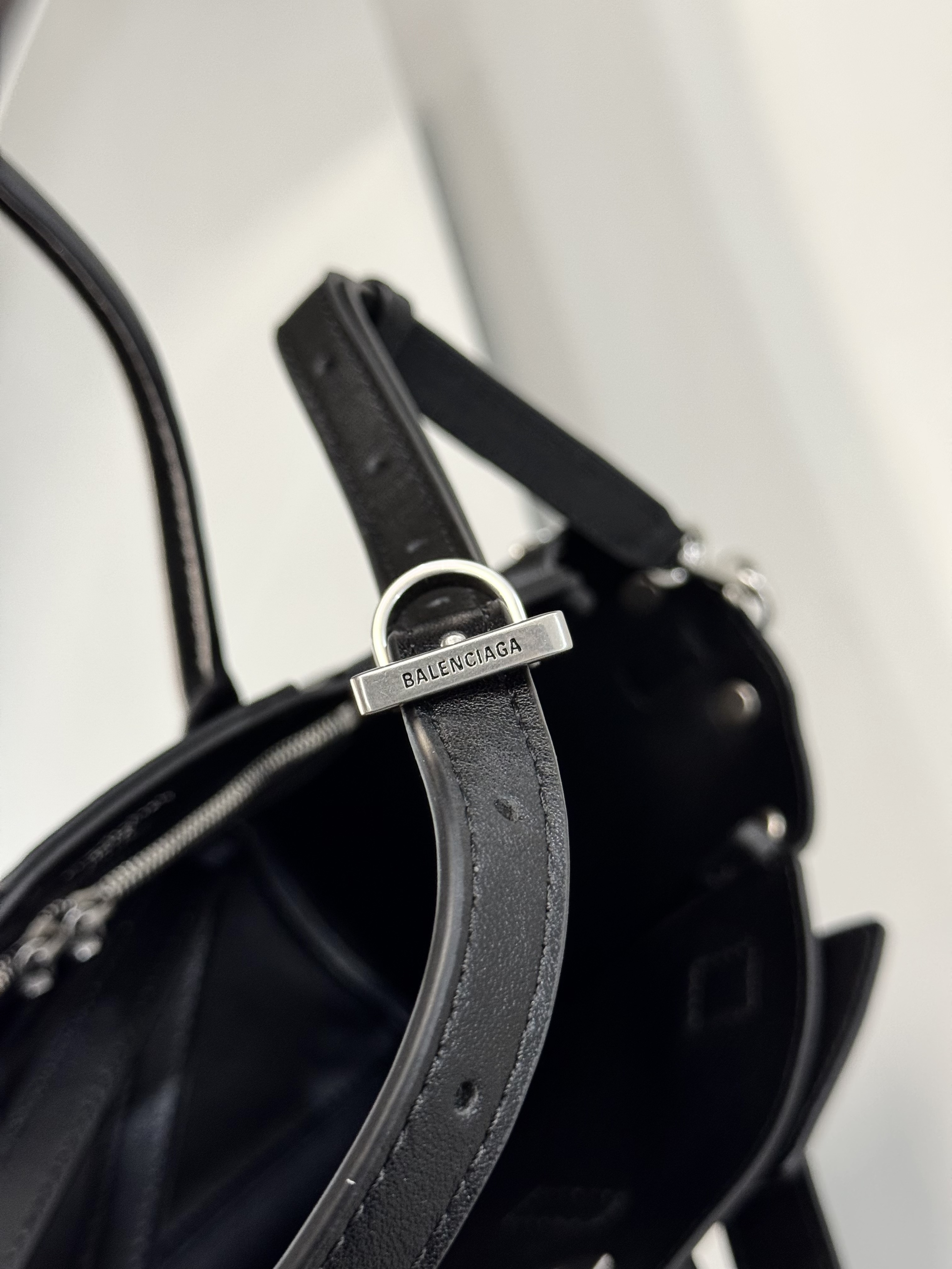 23CM-mini 巴黎世家 单肩斜跨 Balenciag Bel Air  (Crossbody/Shoulder) Cowhide Tote – Black 8357322ABAW1000