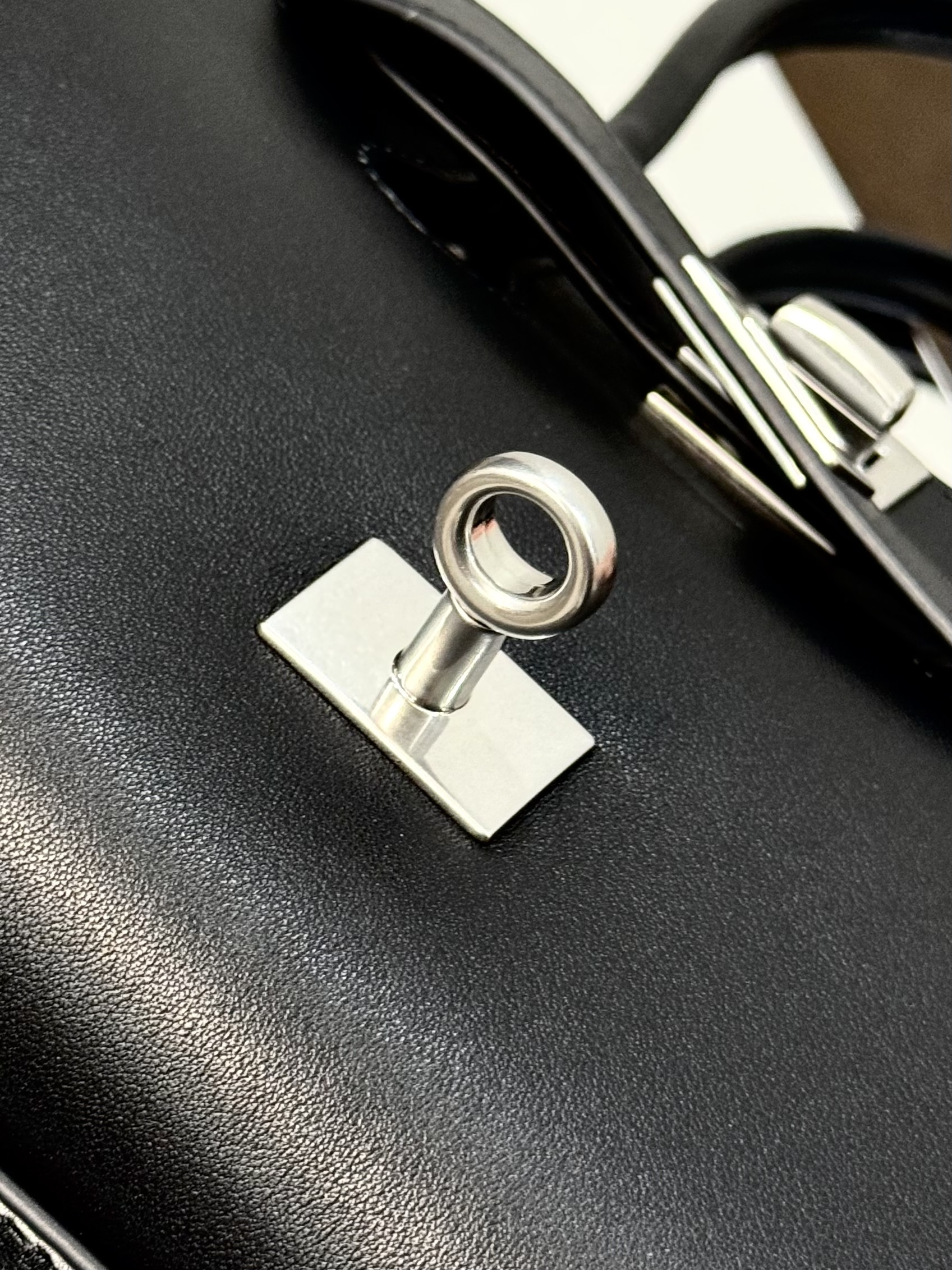 23CM-mini 巴黎世家 单肩斜跨 Balenciag Bel Air  (Crossbody/Shoulder) Cowhide Tote – Black 8357322ABAW1000