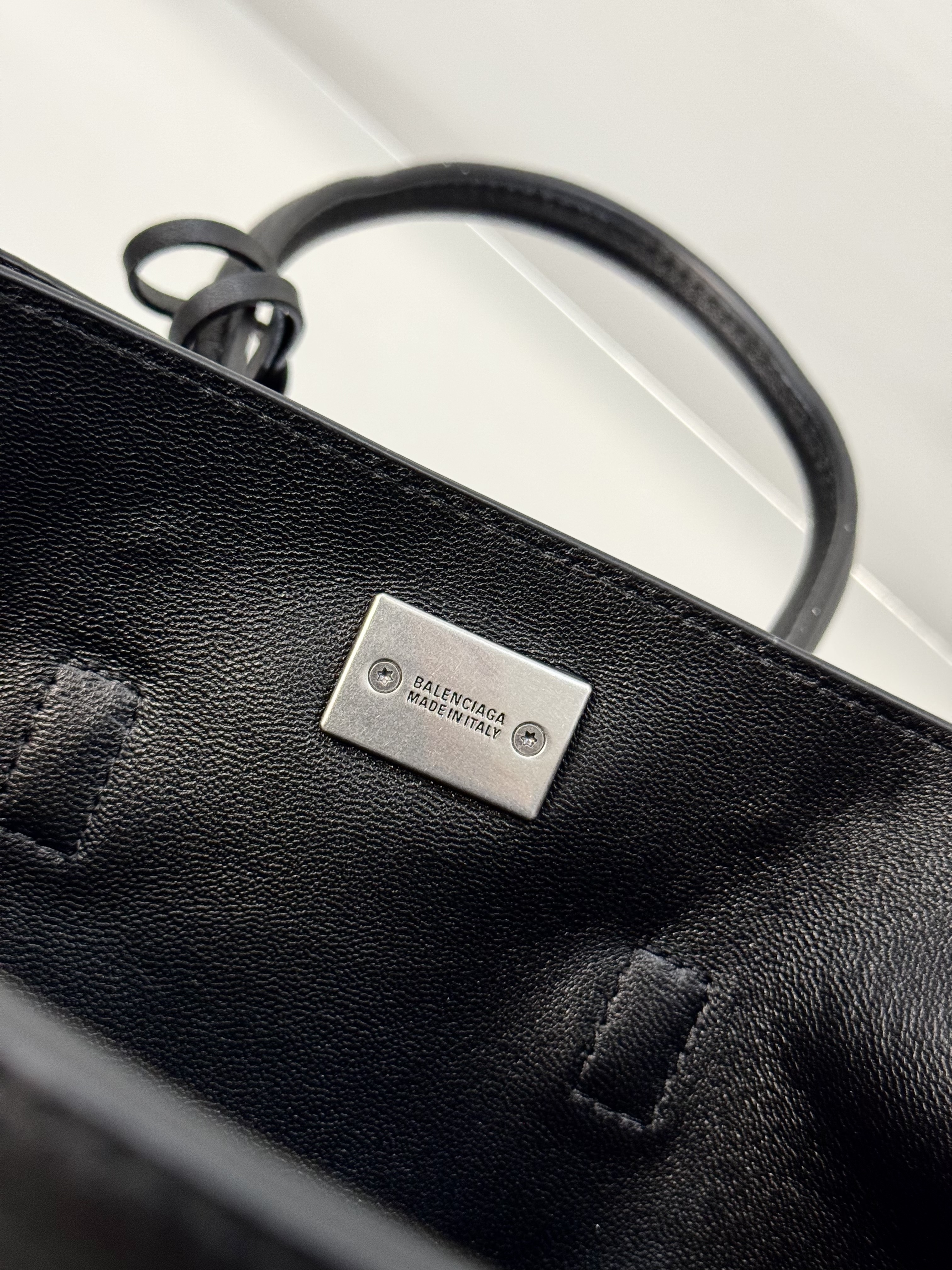 23CM-mini 巴黎世家 单肩斜跨 Balenciag Bel Air  (Crossbody/Shoulder) Cowhide Tote – Black 8357322ABAW1000