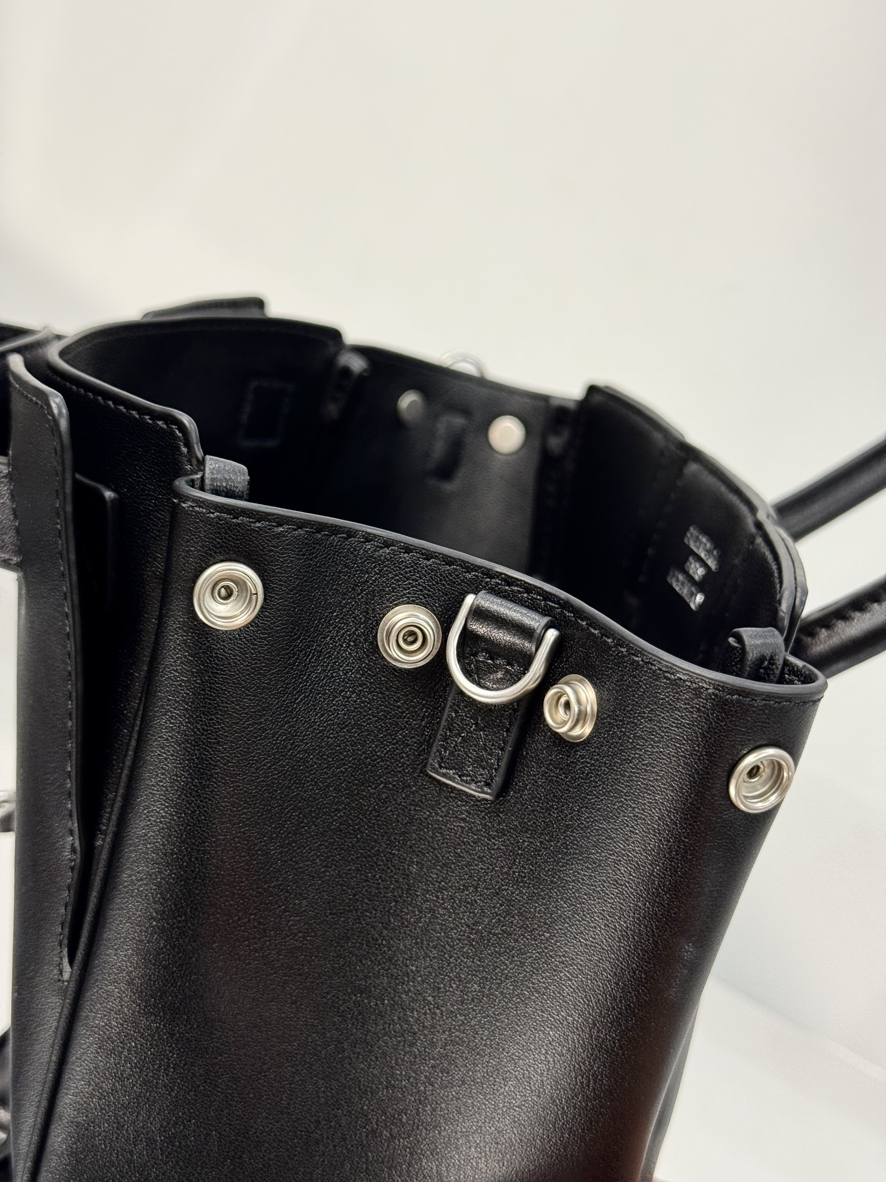 23CM-mini 巴黎世家 单肩斜跨 Balenciag Bel Air  (Crossbody/Shoulder) Cowhide Tote – Black 8357322ABAW1000