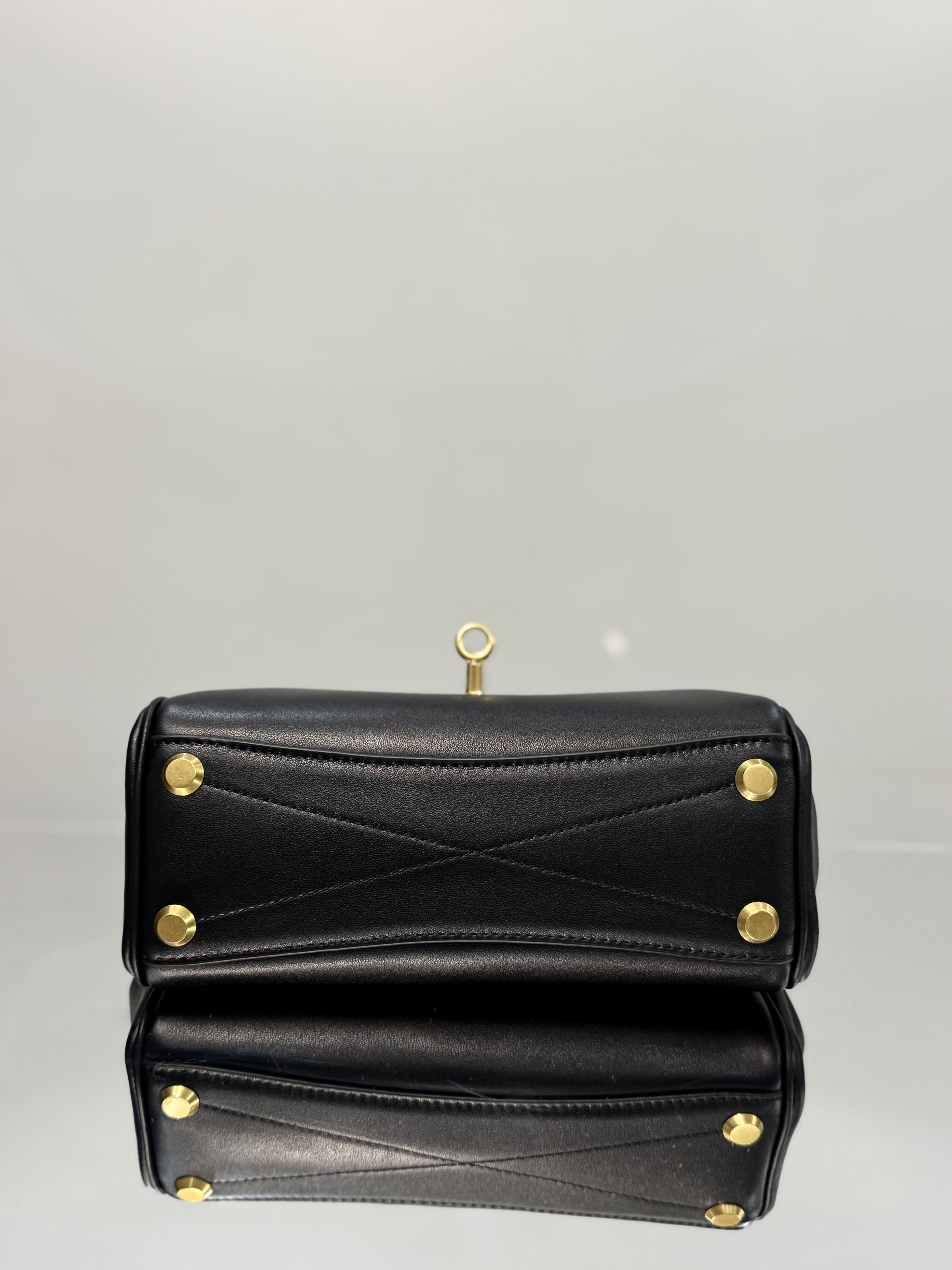 23CM-mini 巴黎世家 单肩斜跨 Balenciag Bel Air  (Crossbody/Shoulder) Cowhide Tote – Black 8357322ABAW1000