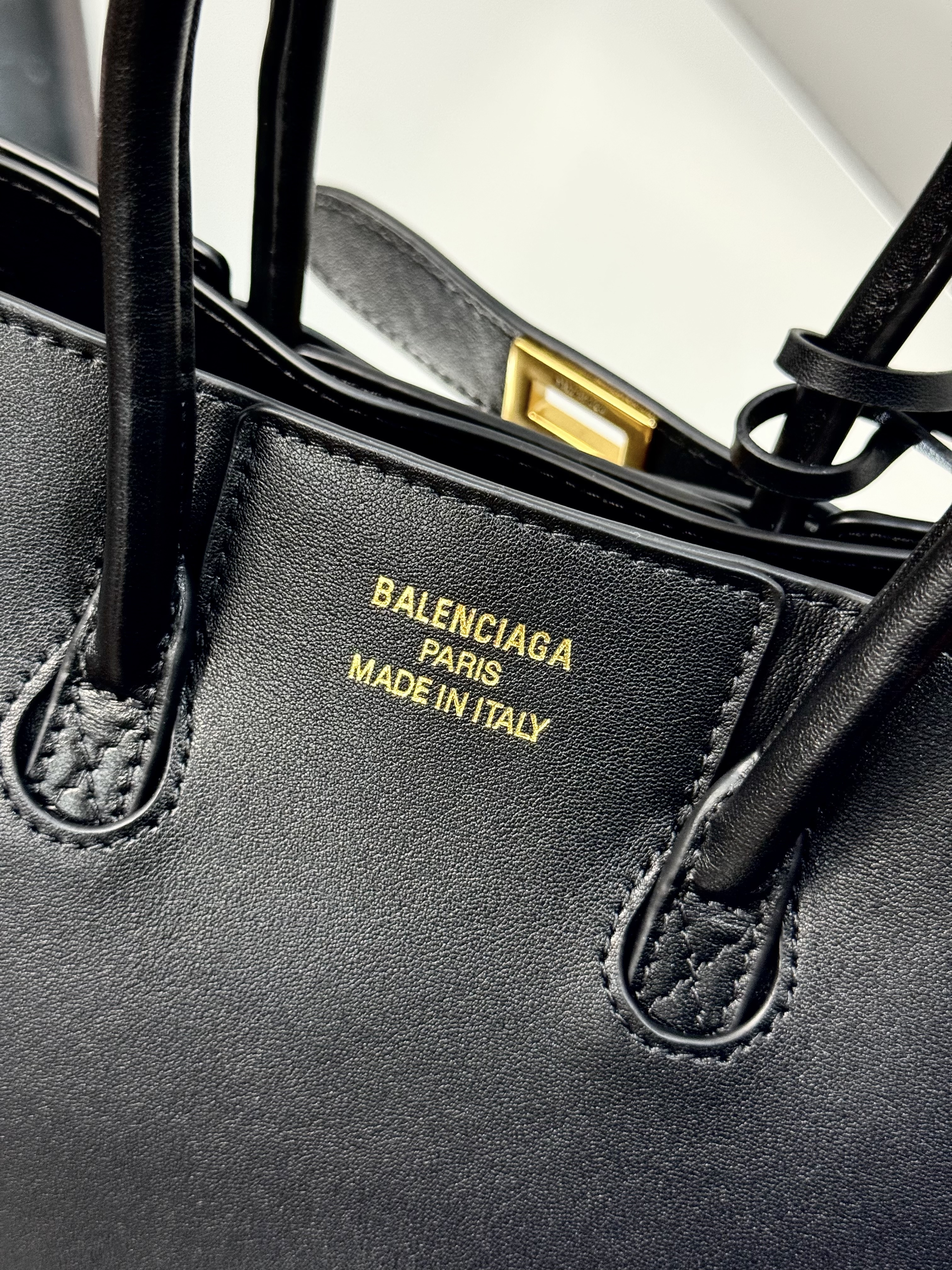 23CM-mini 巴黎世家 单肩斜跨 Balenciag Bel Air  (Crossbody/Shoulder) Cowhide Tote – Black 8357322ABAW1000