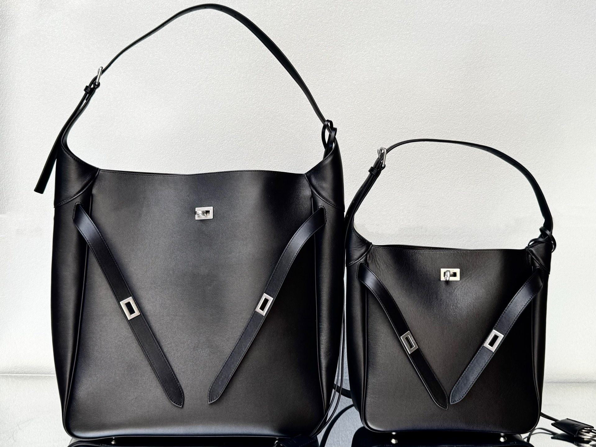 43CM/25CM  巴黎世家 单肩斜跨 Balenciag Bel Air  (Crossbody/Shoulder) Cowhide hobo– Black  
