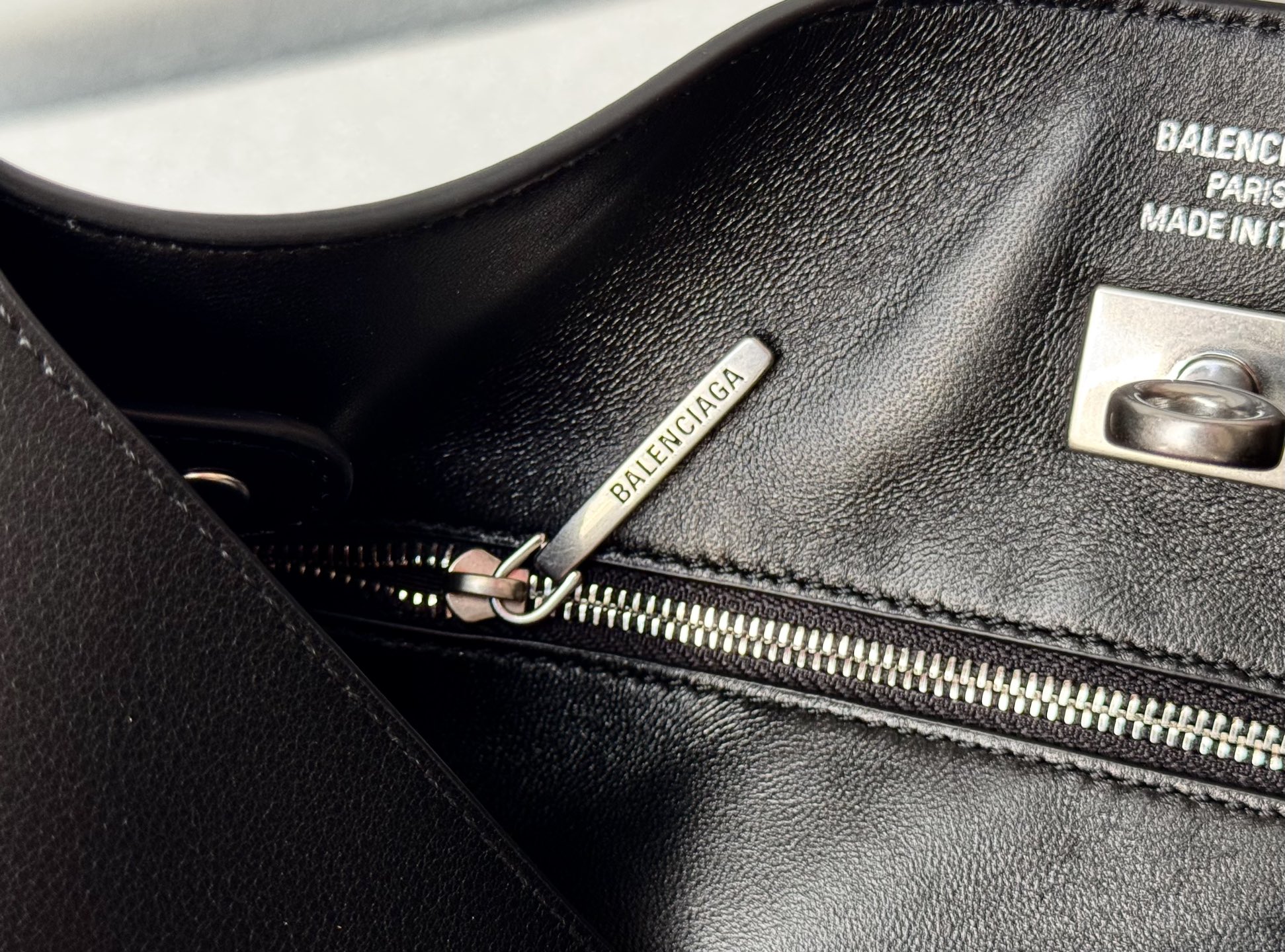 30CM small 巴黎世家 单肩  Balenciag Bel Air belair（One-shoulder）Cowhide– Black A0-8106802