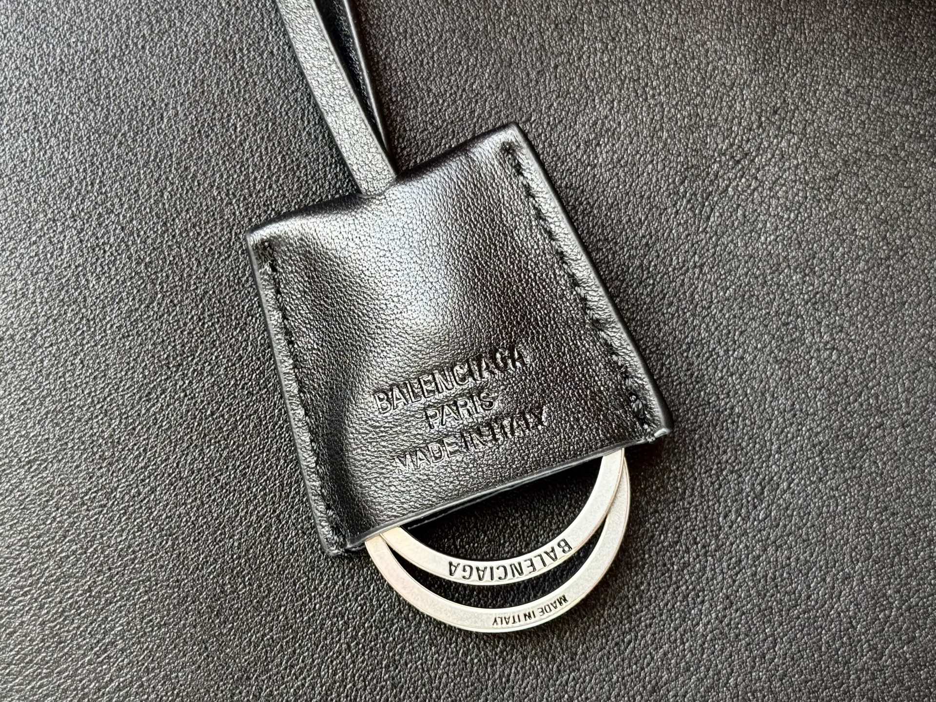 43CM/25CM  巴黎世家 单肩斜跨 Balenciag Bel Air  (Crossbody/Shoulder) Cowhide hobo– Black  