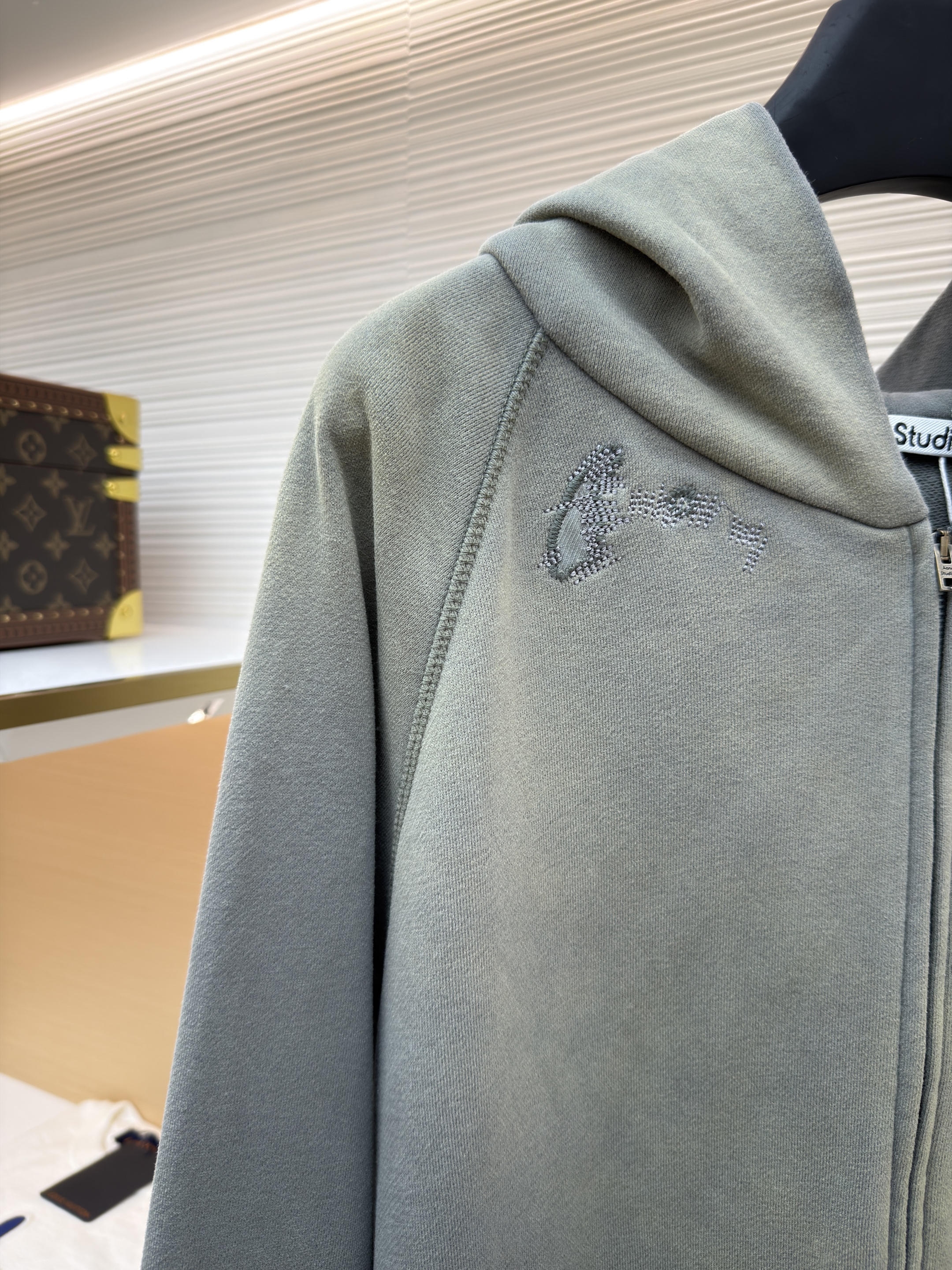 Acne Studios 喷绘做旧徽标拉链连帽卫衣 外套 长袖 绿色 B0