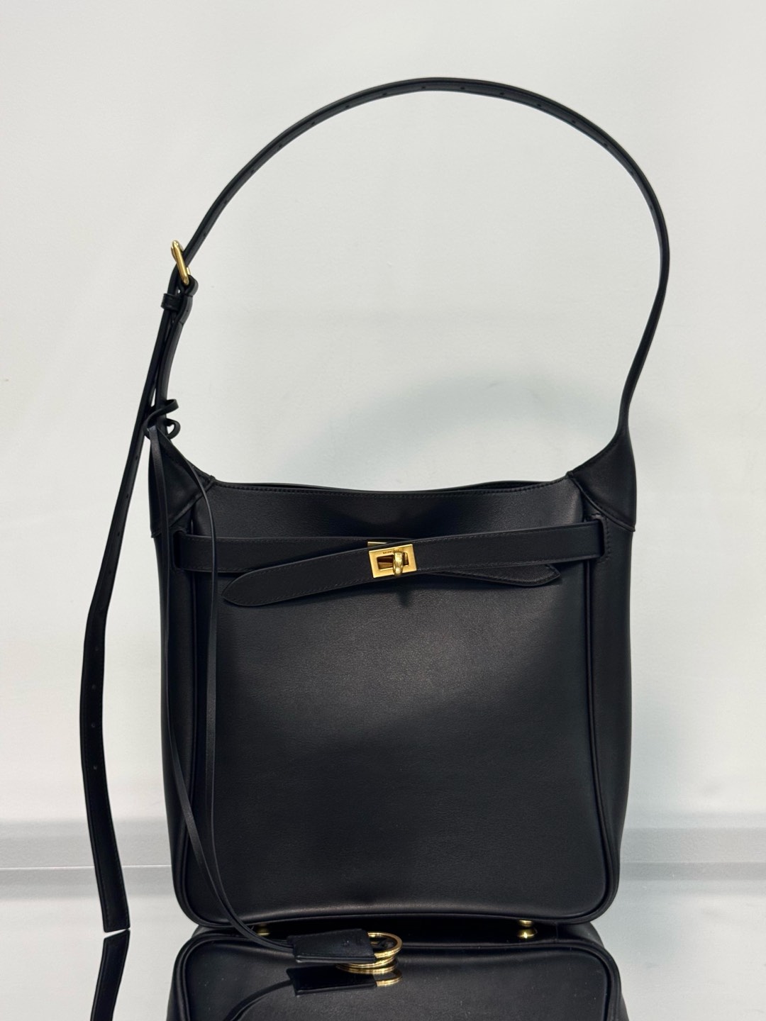 43CM/25CM  金扣 巴黎世家 单肩斜跨 Balenciag Bel Air  (Crossbody/Shoulder) Cowhide hobo– Black  