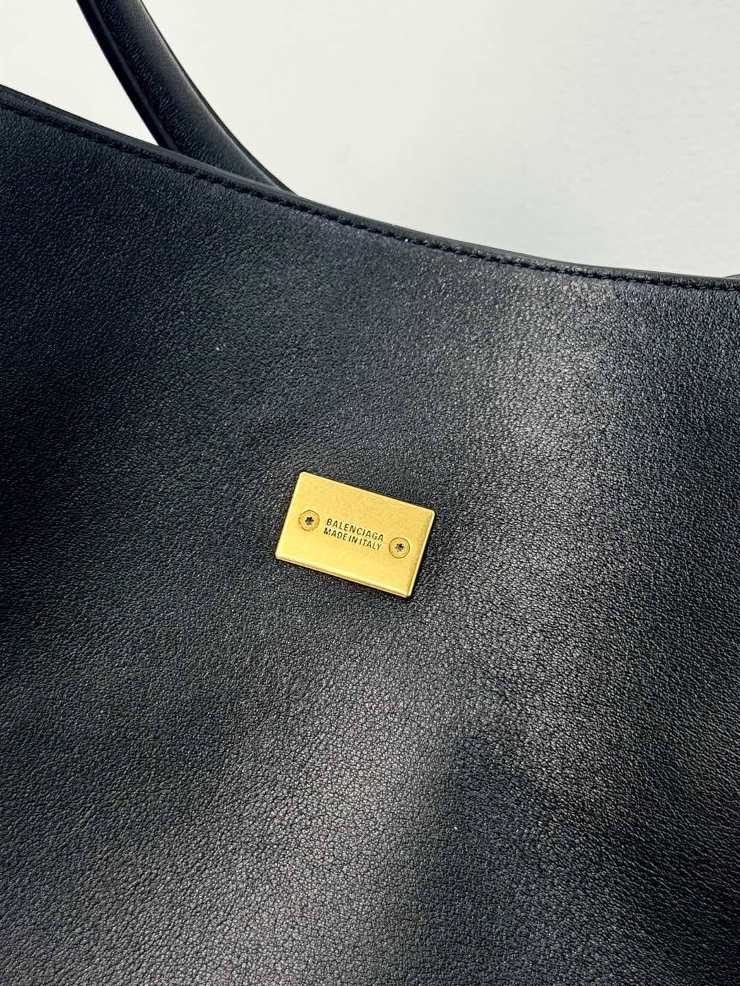 43CM/25CM  金扣 巴黎世家 单肩斜跨 Balenciag Bel Air  (Crossbody/Shoulder) Cowhide hobo– Black  