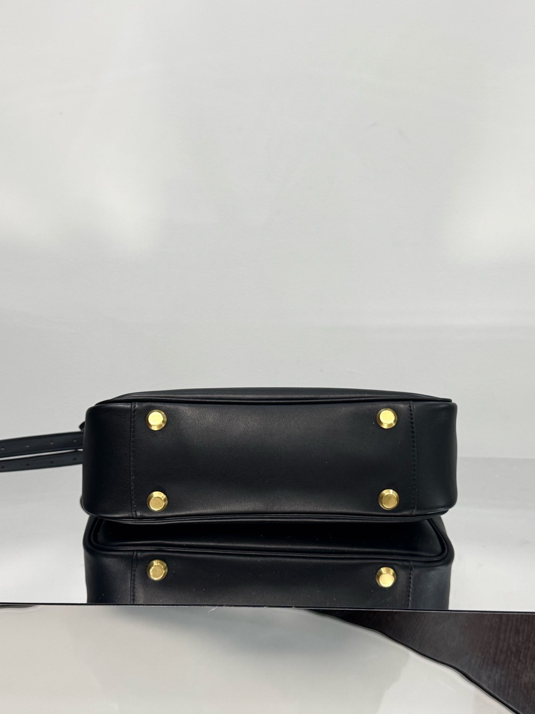 43CM/25CM  金扣 巴黎世家 单肩斜跨 Balenciag Bel Air  (Crossbody/Shoulder) Cowhide hobo– Black  