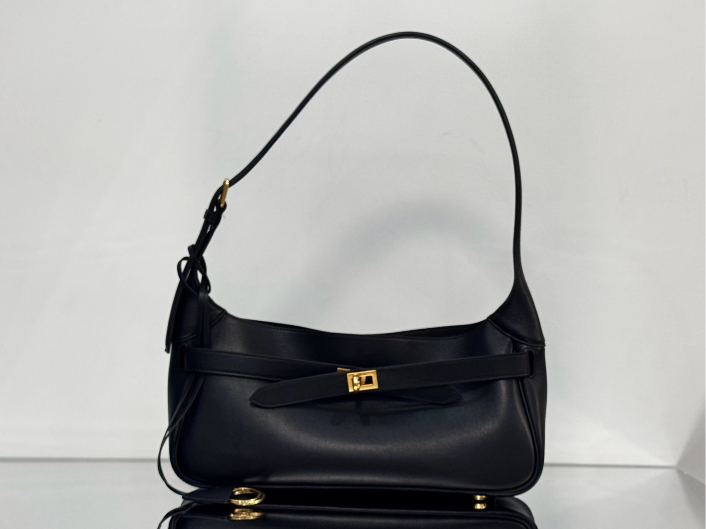 30CM small 巴黎世家 单肩  Balenciag Bel Air belair（One-shoulder）Cowhide– Black A0-8106802ABAV1000