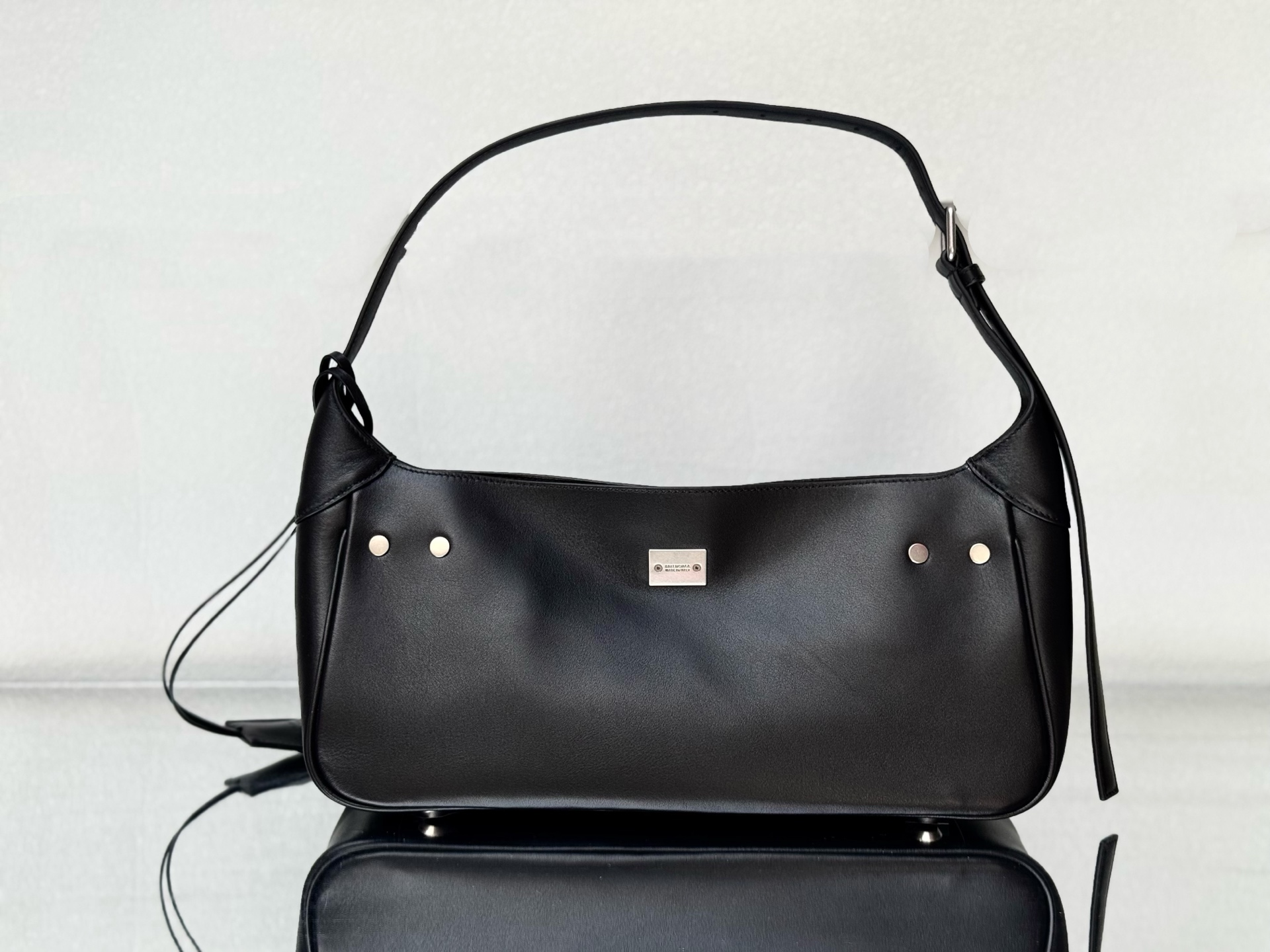 30CM small 巴黎世家 单肩  Balenciag Bel Air belair（One-shoulder）Cowhide– Black A0-8106802