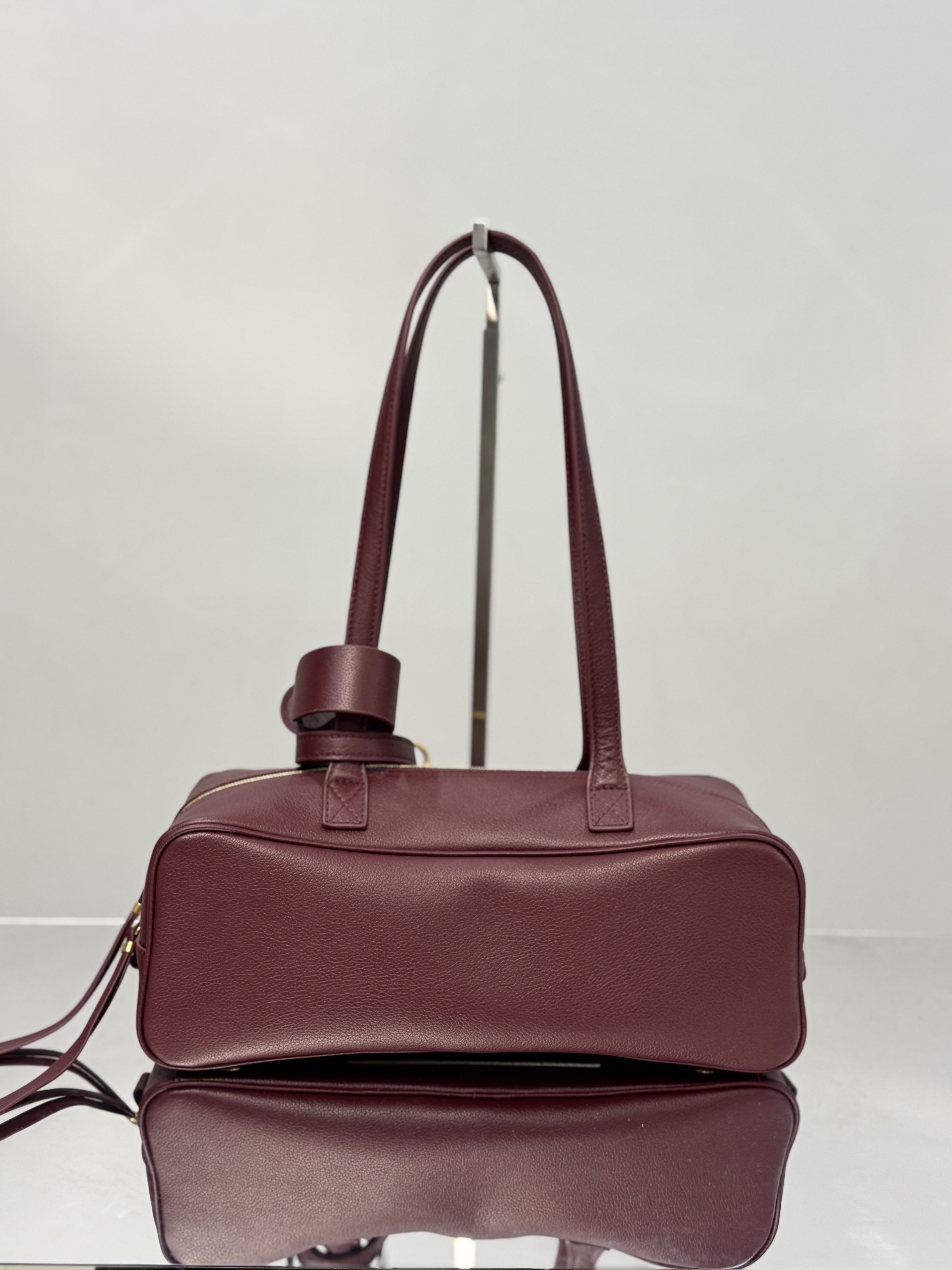 31CM 小号 巴黎世家 手提 保龄 Balenciag  carrie bowling （Handheld bowling bag）Cowhide– 8329202
