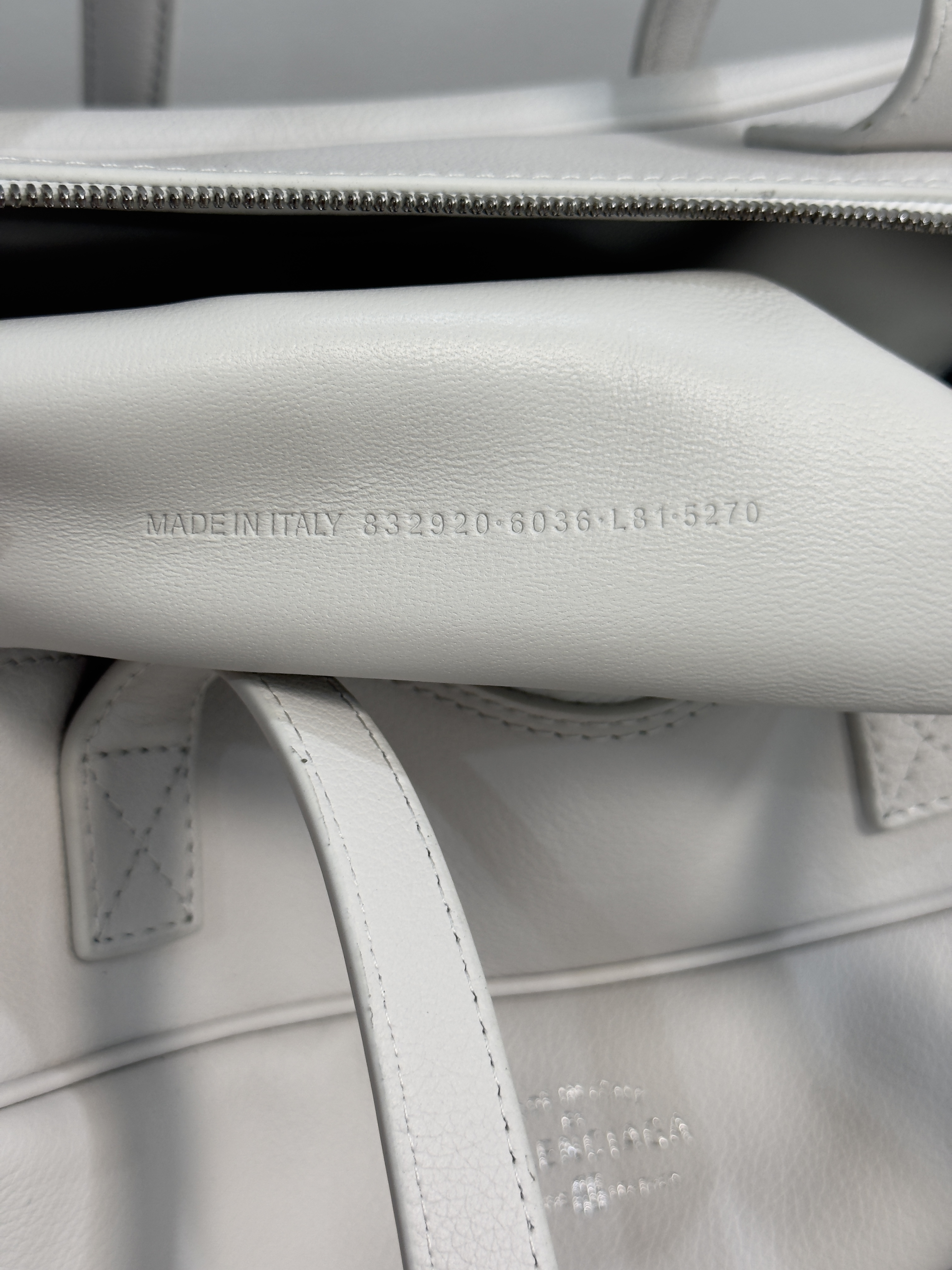 31CM 小号 巴黎世家 手提 保龄 Balenciag  carrie bowling （Handheld bowling bag）Cowhide– 8329202