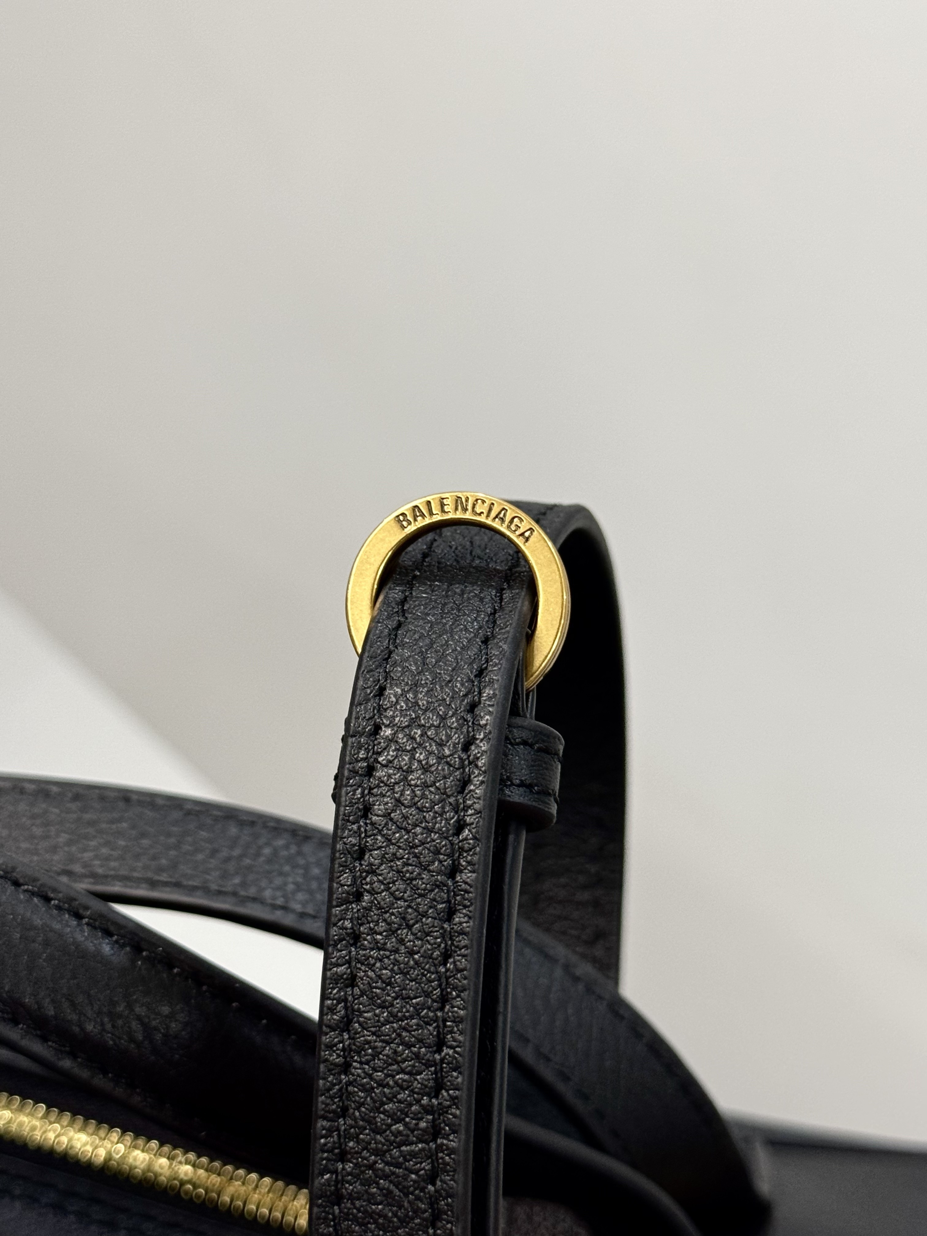 36CM 中号 巴黎世家 手提 保龄 Balenciag  carrie bowling （Handheld bowling bag）Cowhide– 8264252ABNQ1000
