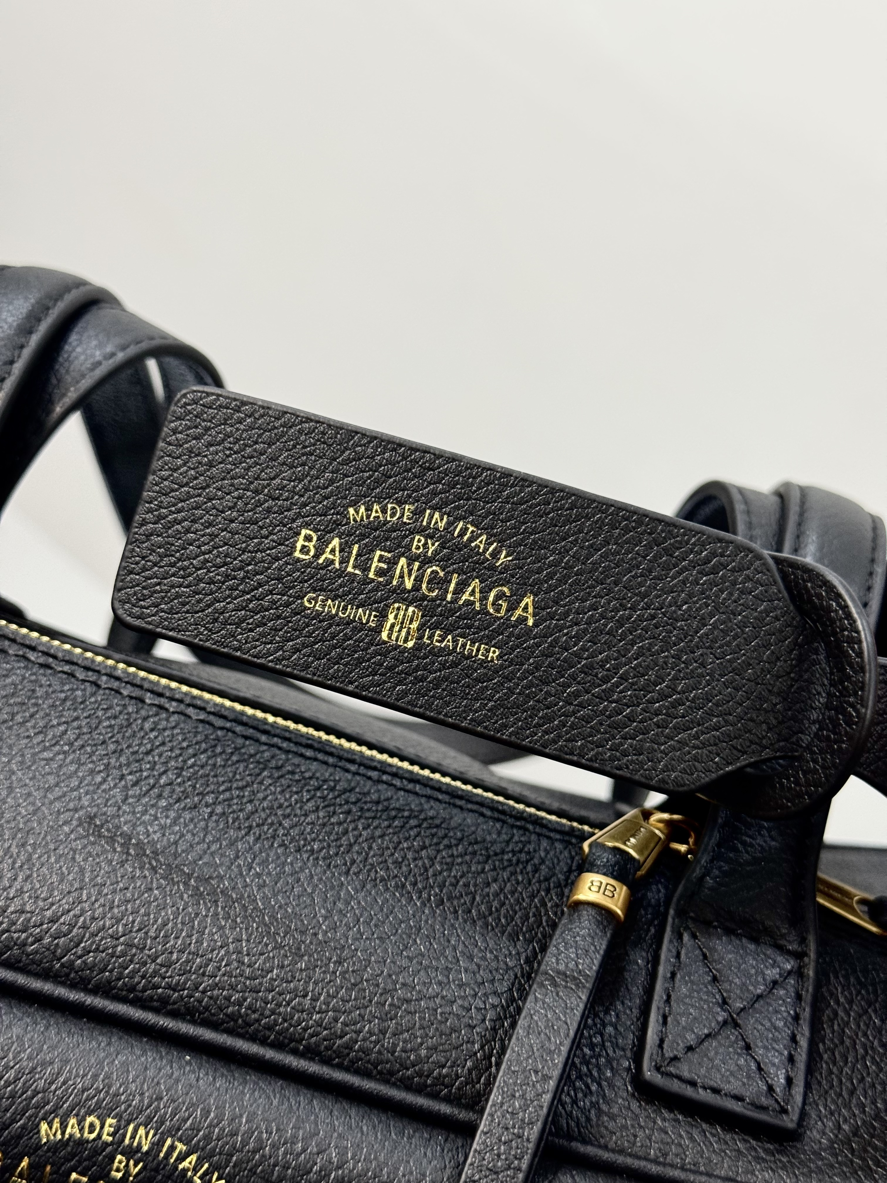 36CM 中号 巴黎世家 手提 保龄 Balenciag  carrie bowling （Handheld bowling bag）Cowhide– 8264252ABNQ1000