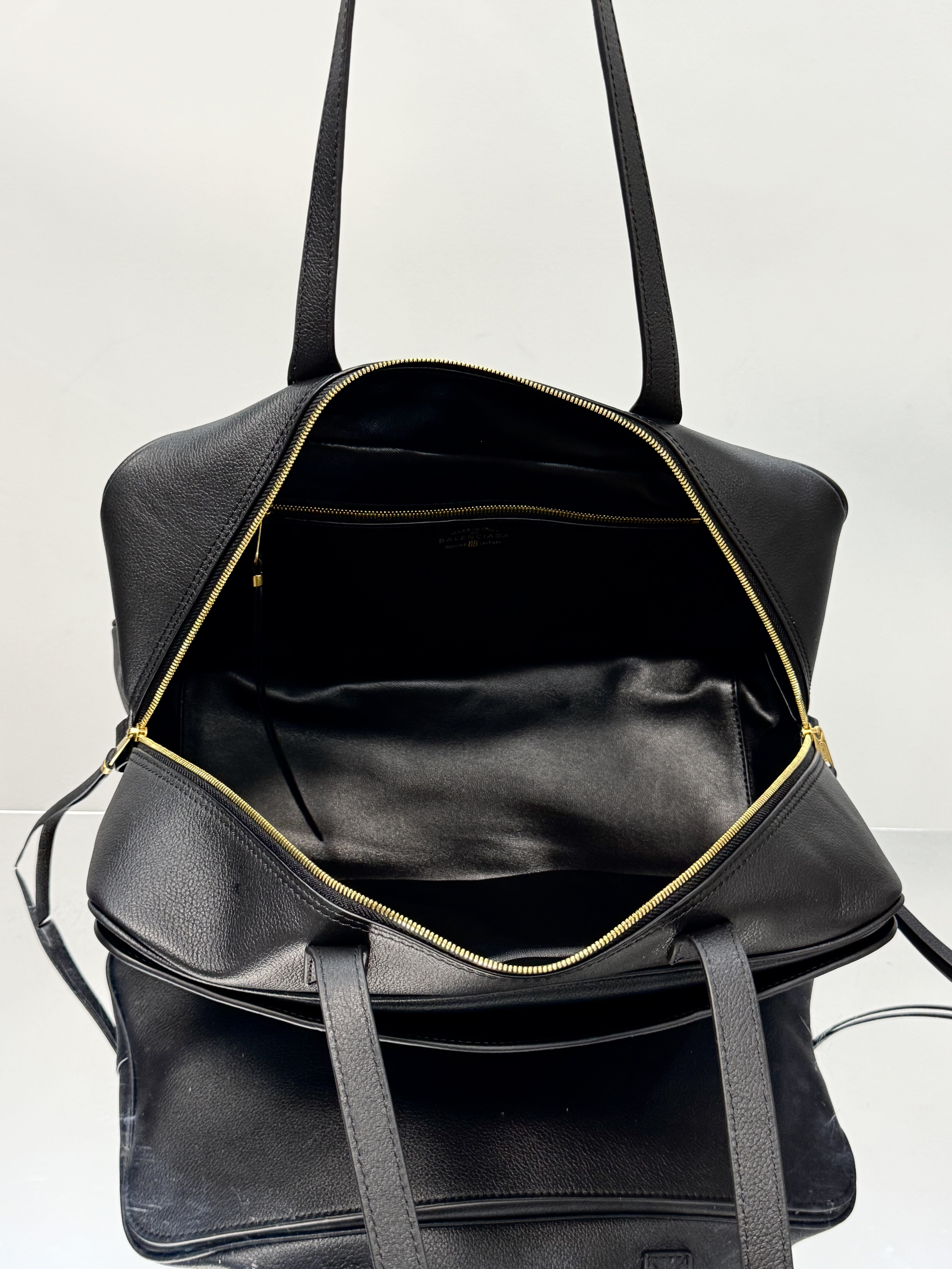 36CM 中号 巴黎世家 手提 保龄 Balenciag  carrie bowling （Handheld bowling bag）Cowhide– 8264252ABNQ1000