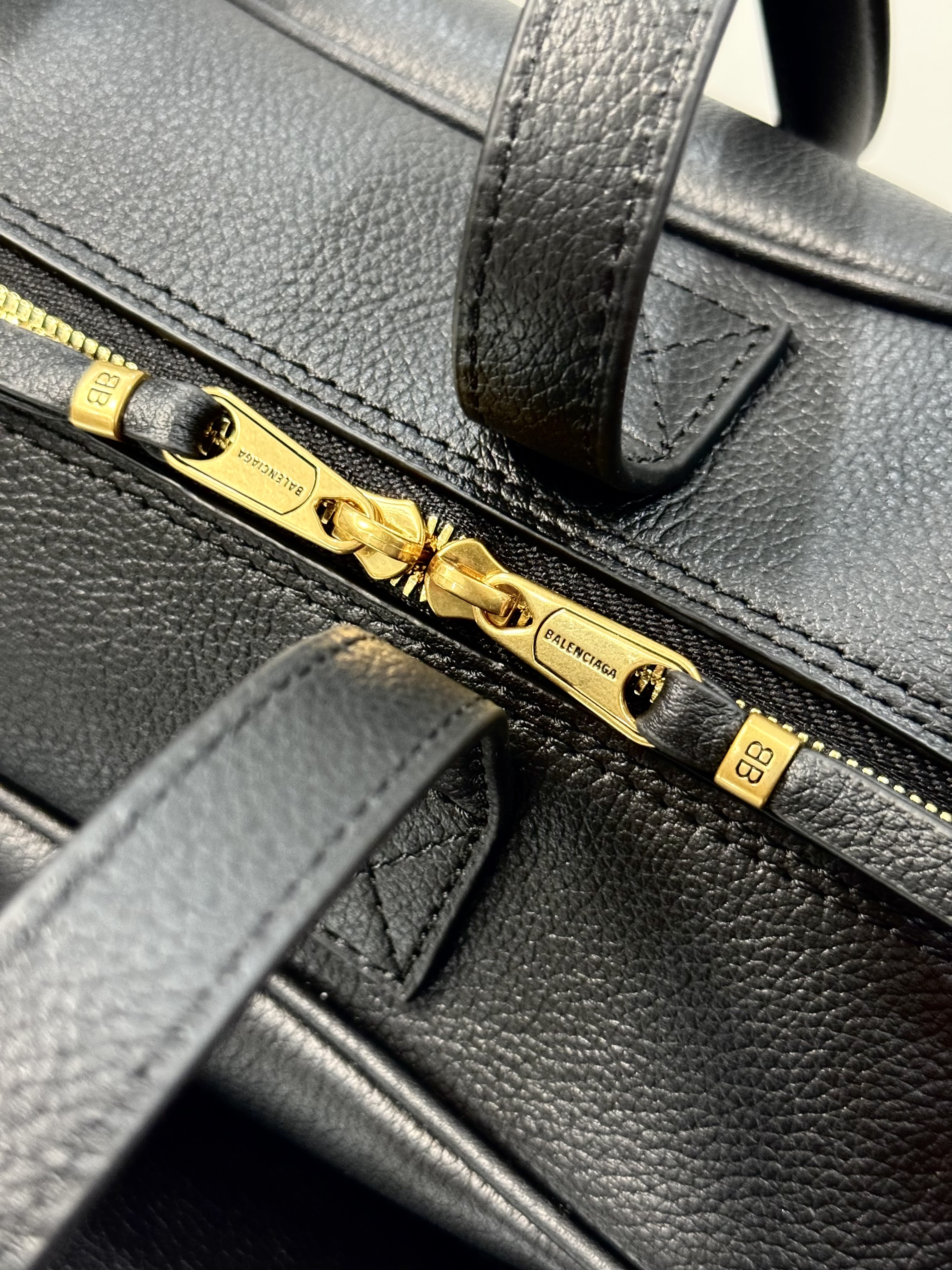 36CM 中号 巴黎世家 手提 保龄 Balenciag  carrie bowling （Handheld bowling bag）Cowhide– 8264252ABNQ1000