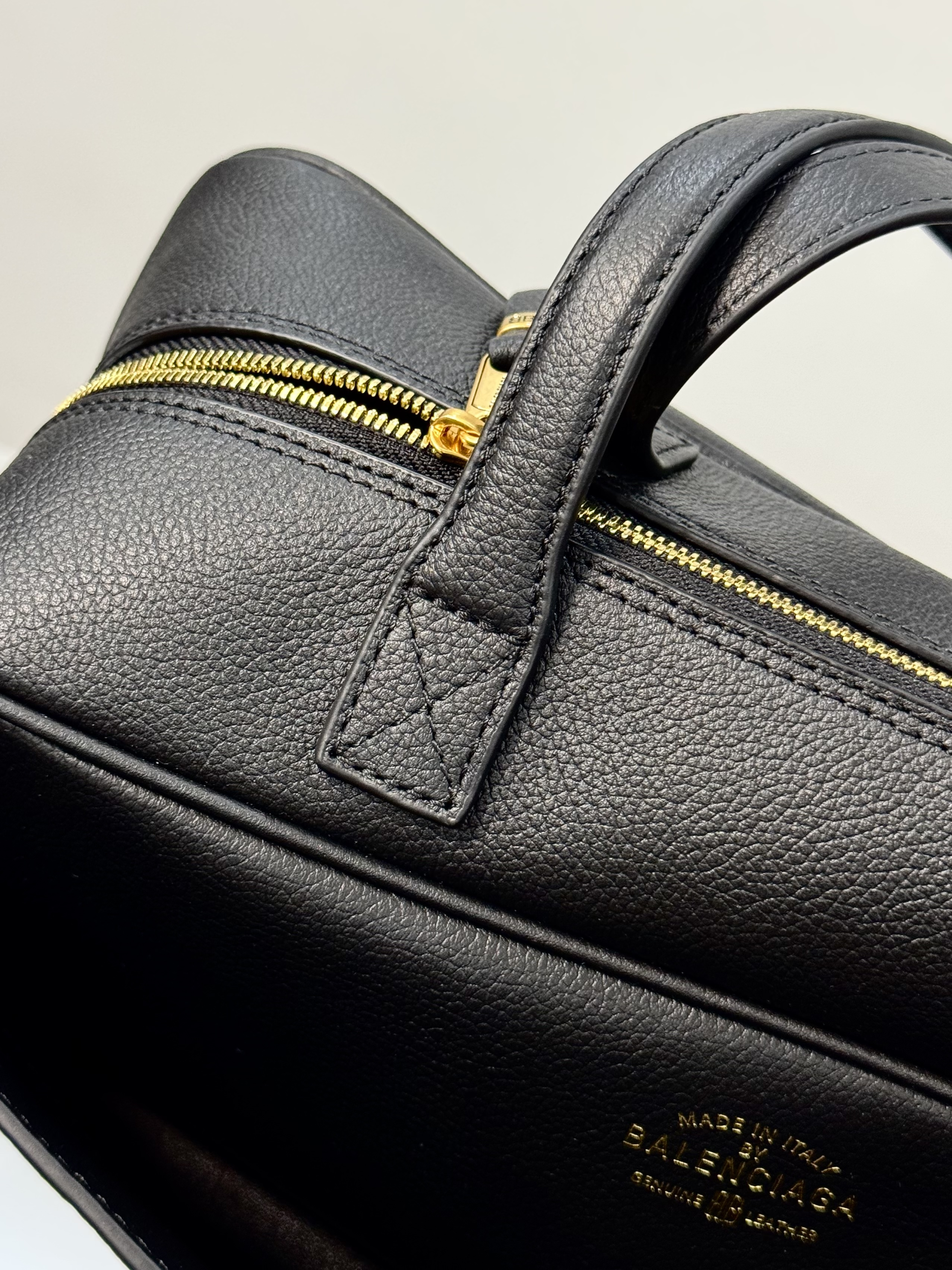 36CM 中号 巴黎世家 手提 保龄 Balenciag  carrie bowling （Handheld bowling bag）Cowhide– 8264252ABNQ1000