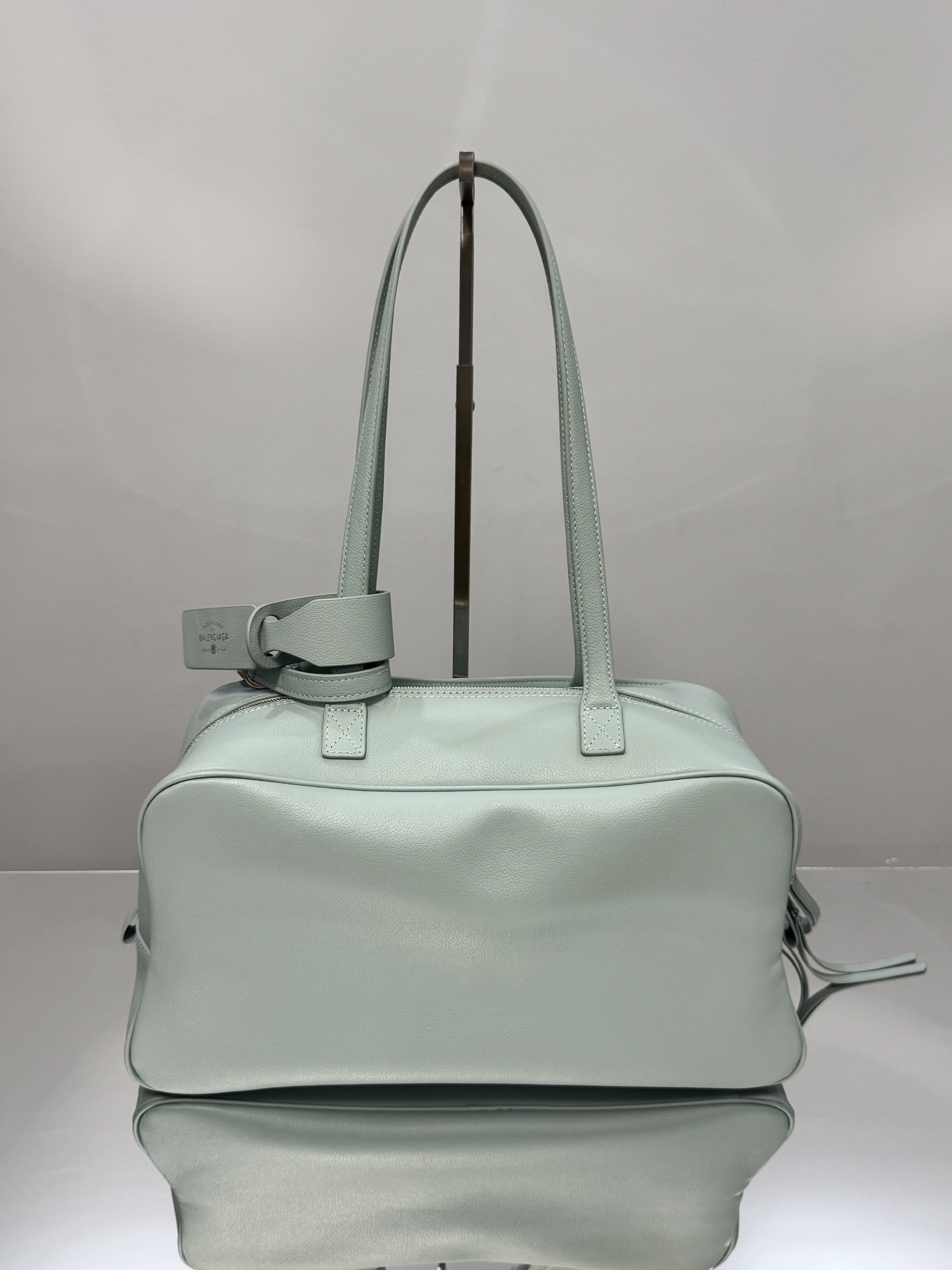 36CM 中号 巴黎世家 手提 保龄 Balenciag  carrie bowling （Handheld bowling bag）Cowhide– 8264252ABNQ1000