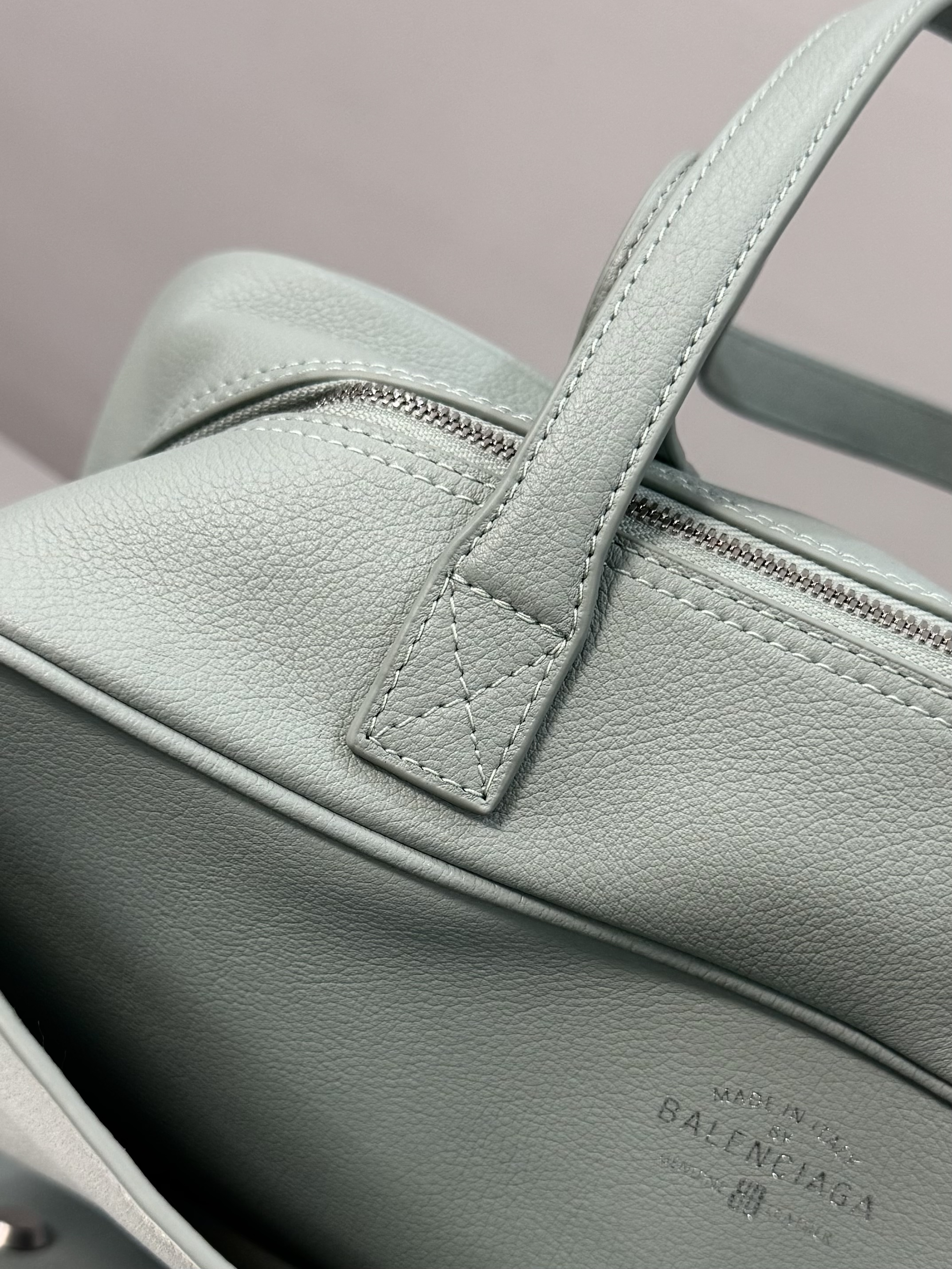36CM 中号 巴黎世家 手提 保龄 Balenciag  carrie bowling （Handheld bowling bag）Cowhide– 8264252ABNQ1000