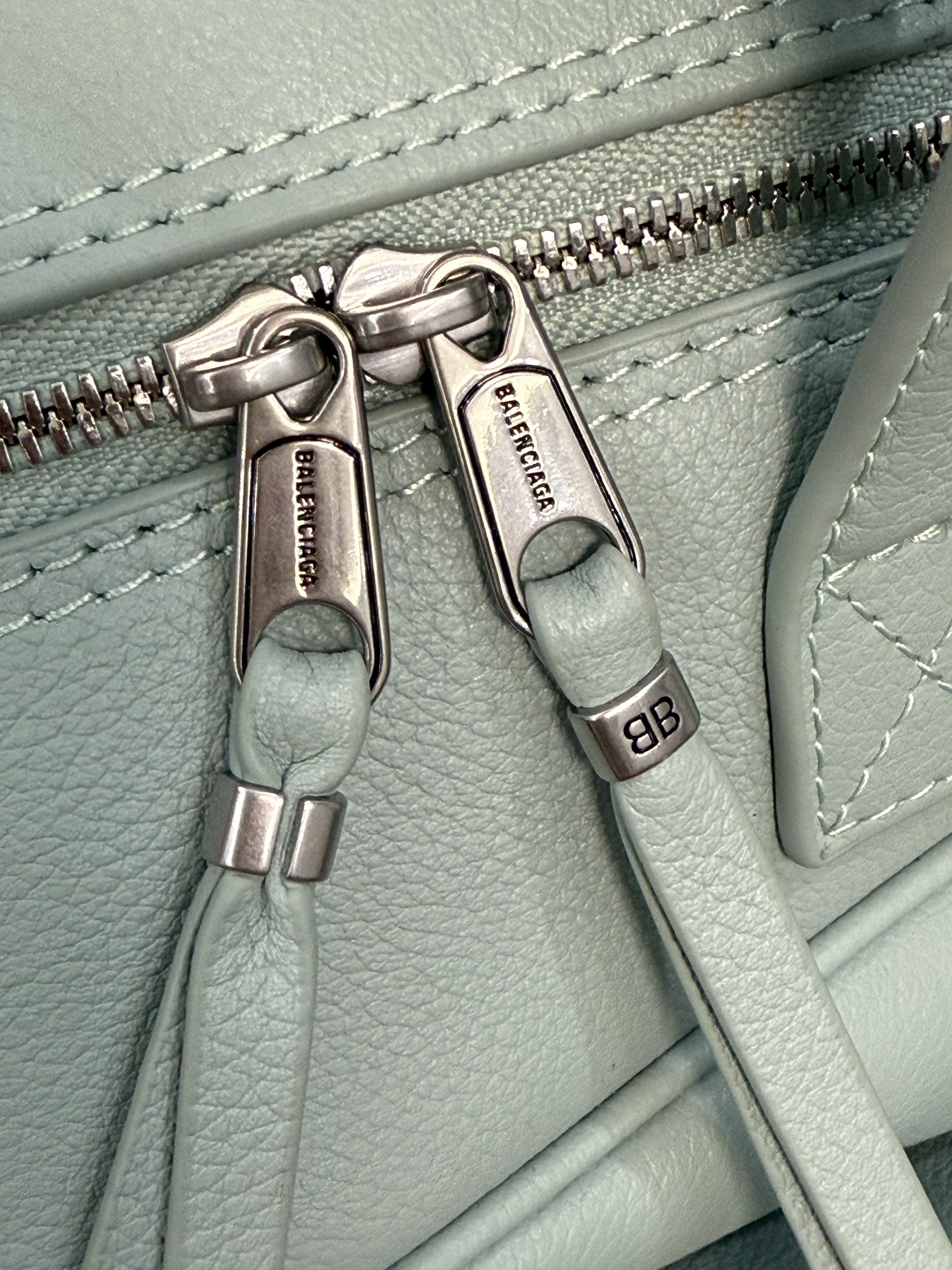 36CM 中号 巴黎世家 手提 保龄 Balenciag  carrie bowling （Handheld bowling bag）Cowhide– 8264252ABNQ1000