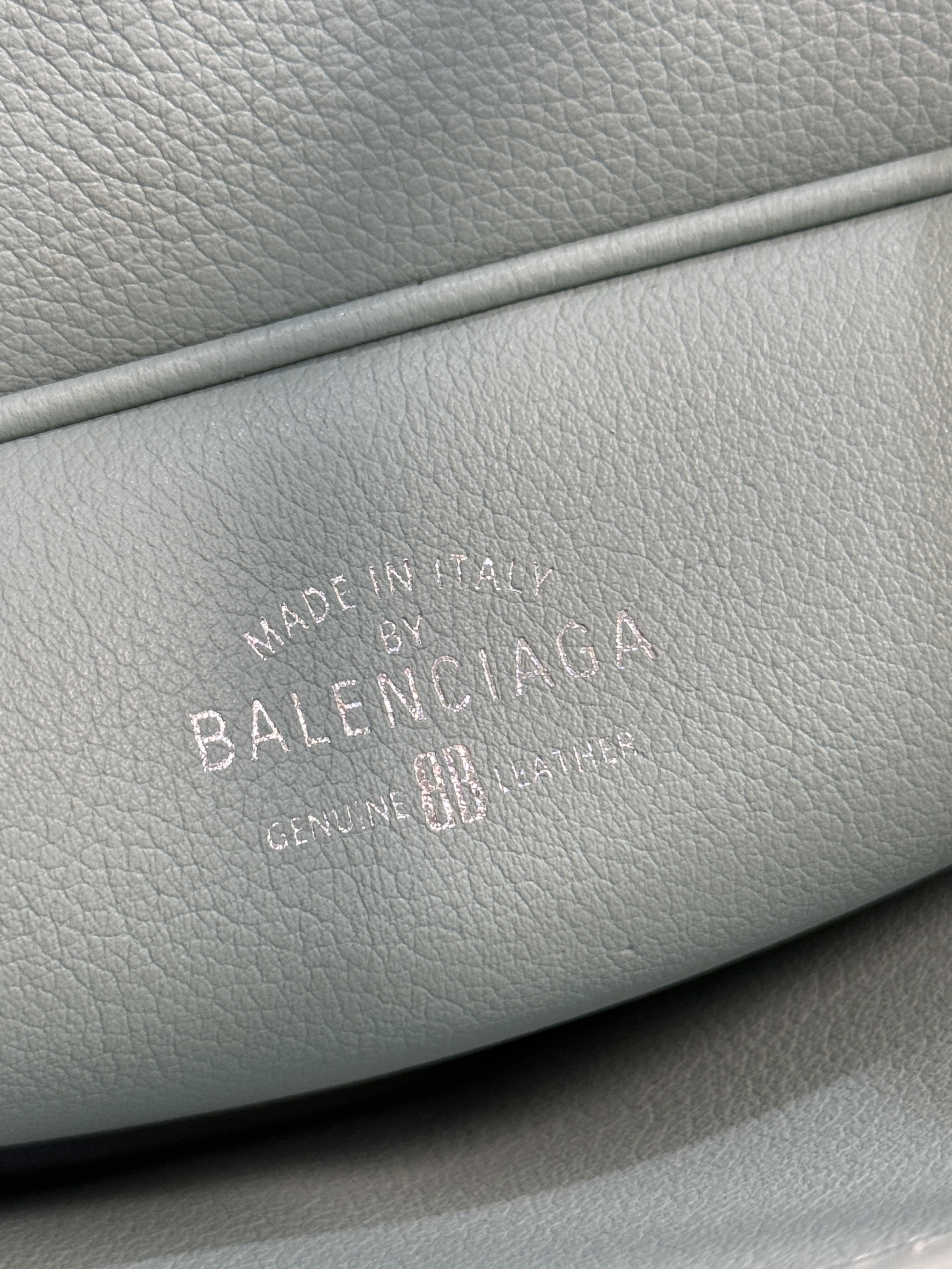 36CM 中号 巴黎世家 手提 保龄 Balenciag  carrie bowling （Handheld bowling bag）Cowhide– 8264252ABNQ1000