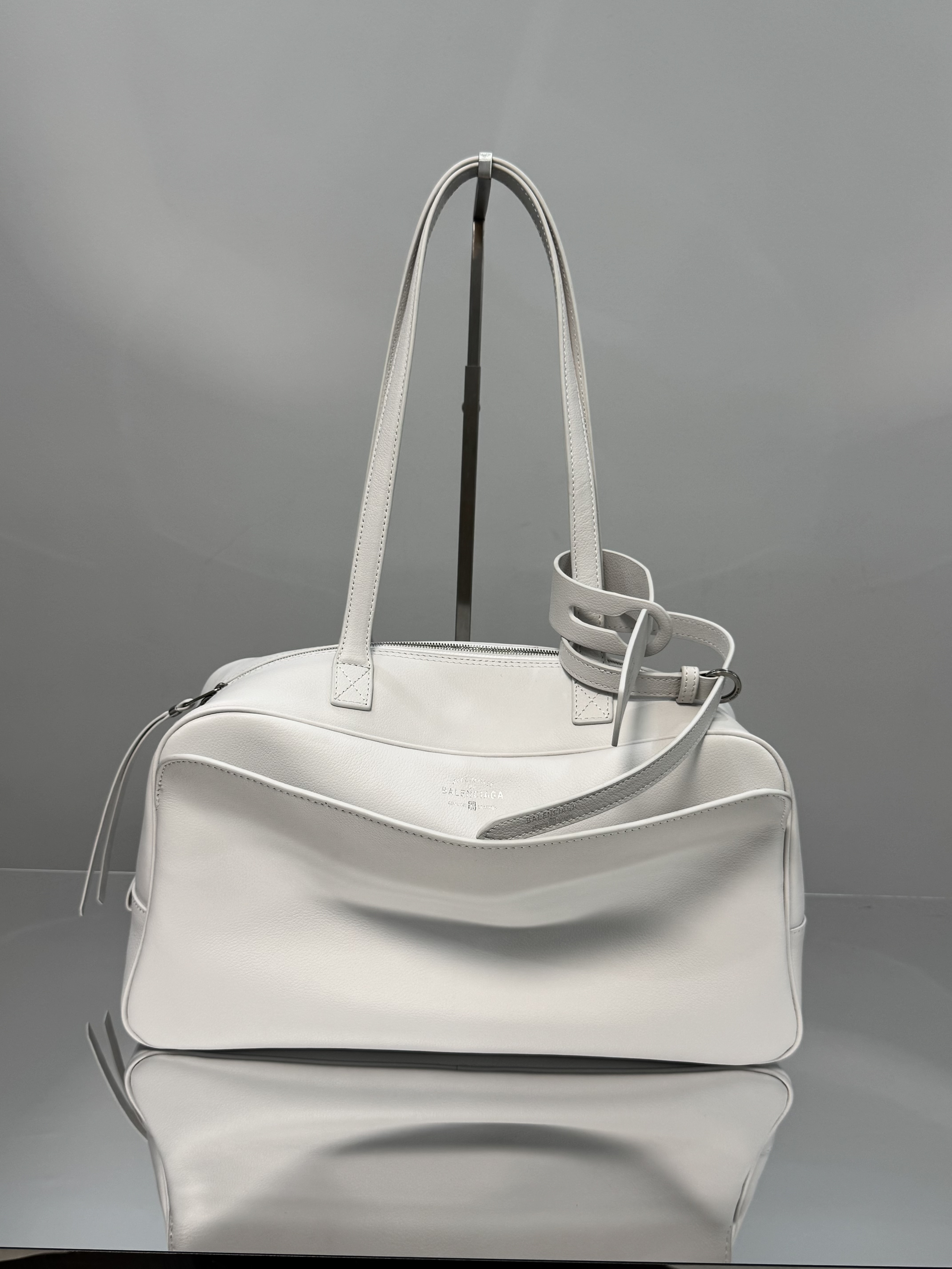 36CM 中号 巴黎世家 手提 保龄 Balenciag  carrie bowling （Handheld bowling bag）Cowhide– 8264252ABNQ1000