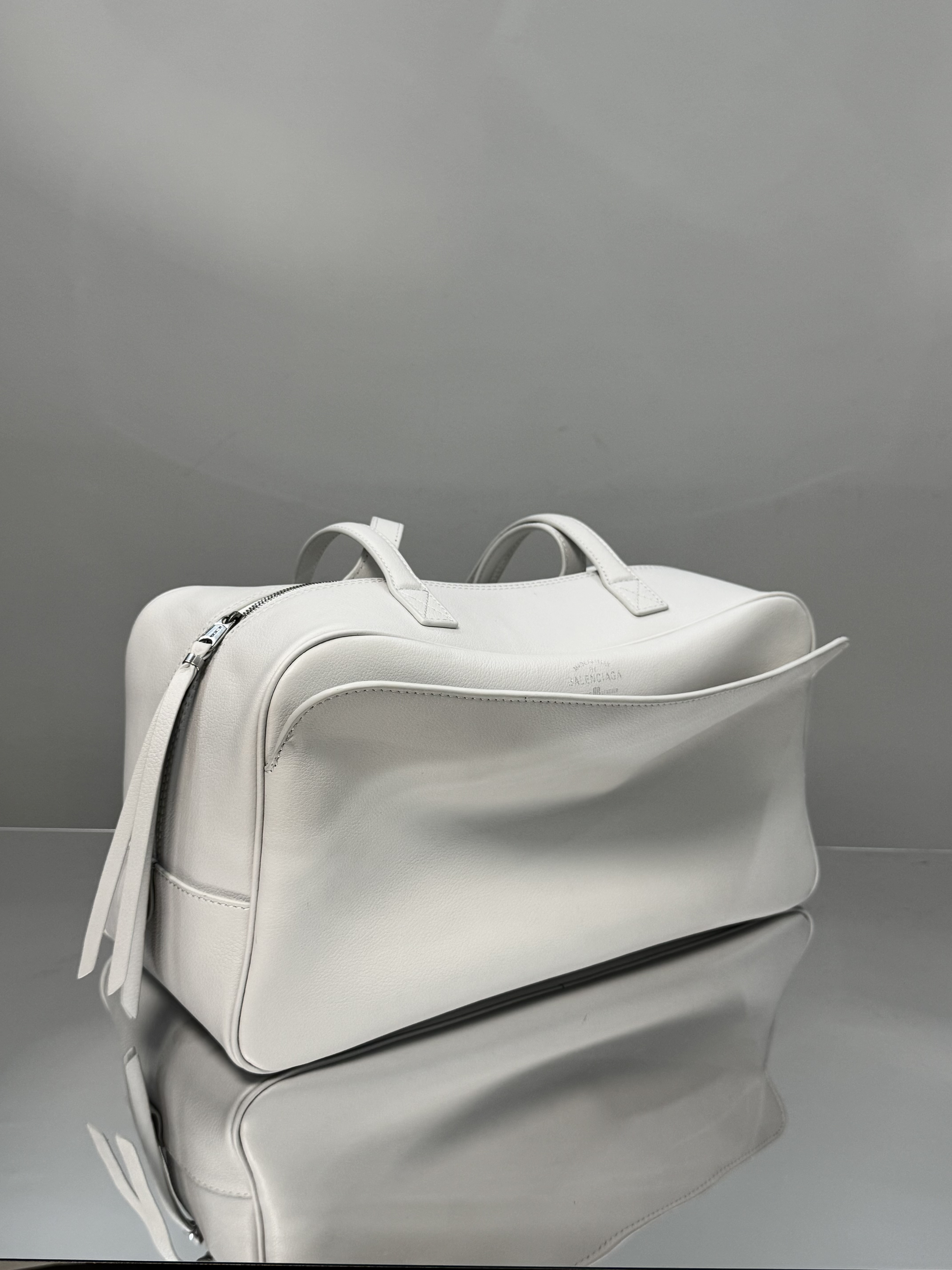36CM 中号 巴黎世家 手提 保龄 Balenciag  carrie bowling （Handheld bowling bag）Cowhide– 8264252ABNQ1000