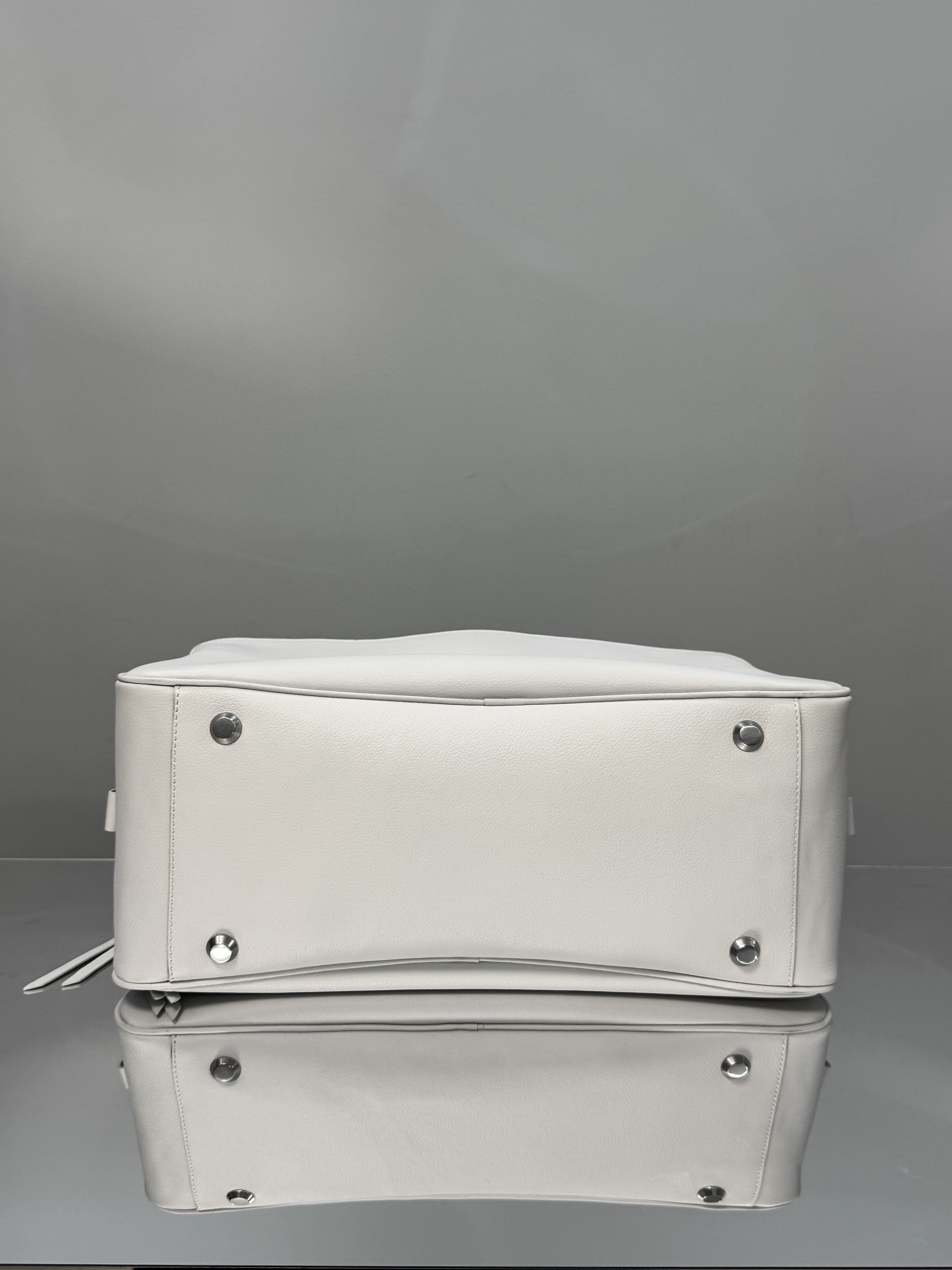 36CM 中号 巴黎世家 手提 保龄 Balenciag  carrie bowling （Handheld bowling bag）Cowhide– 8264252ABNQ1000