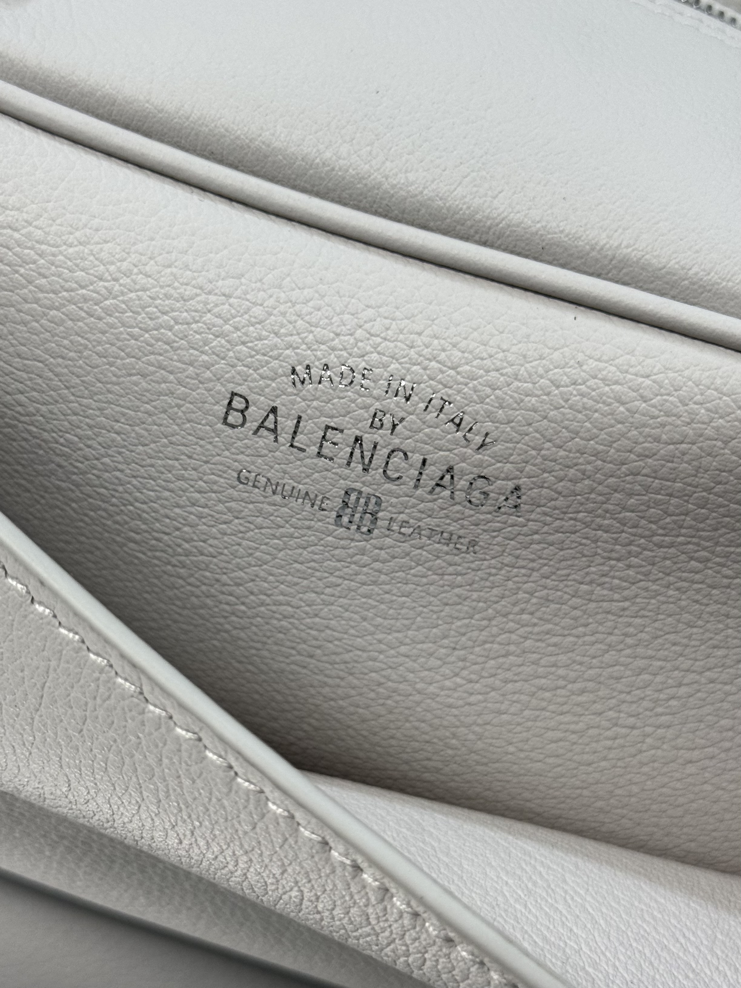 36CM 中号 巴黎世家 手提 保龄 Balenciag  carrie bowling （Handheld bowling bag）Cowhide– 8264252ABNQ1000