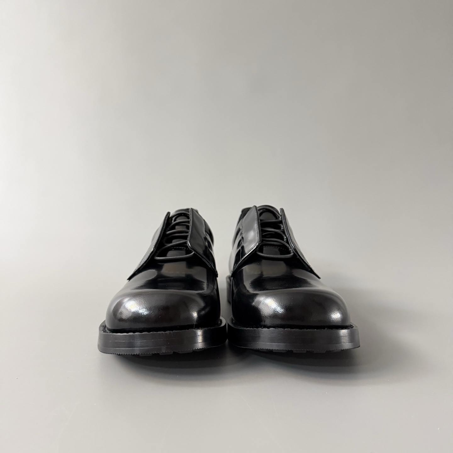Balenciaga  巴黎世家 Comfy  亮面小牛皮 方头  套脚 德比鞋 皮鞋 黑色 C0-876290WBEC01000