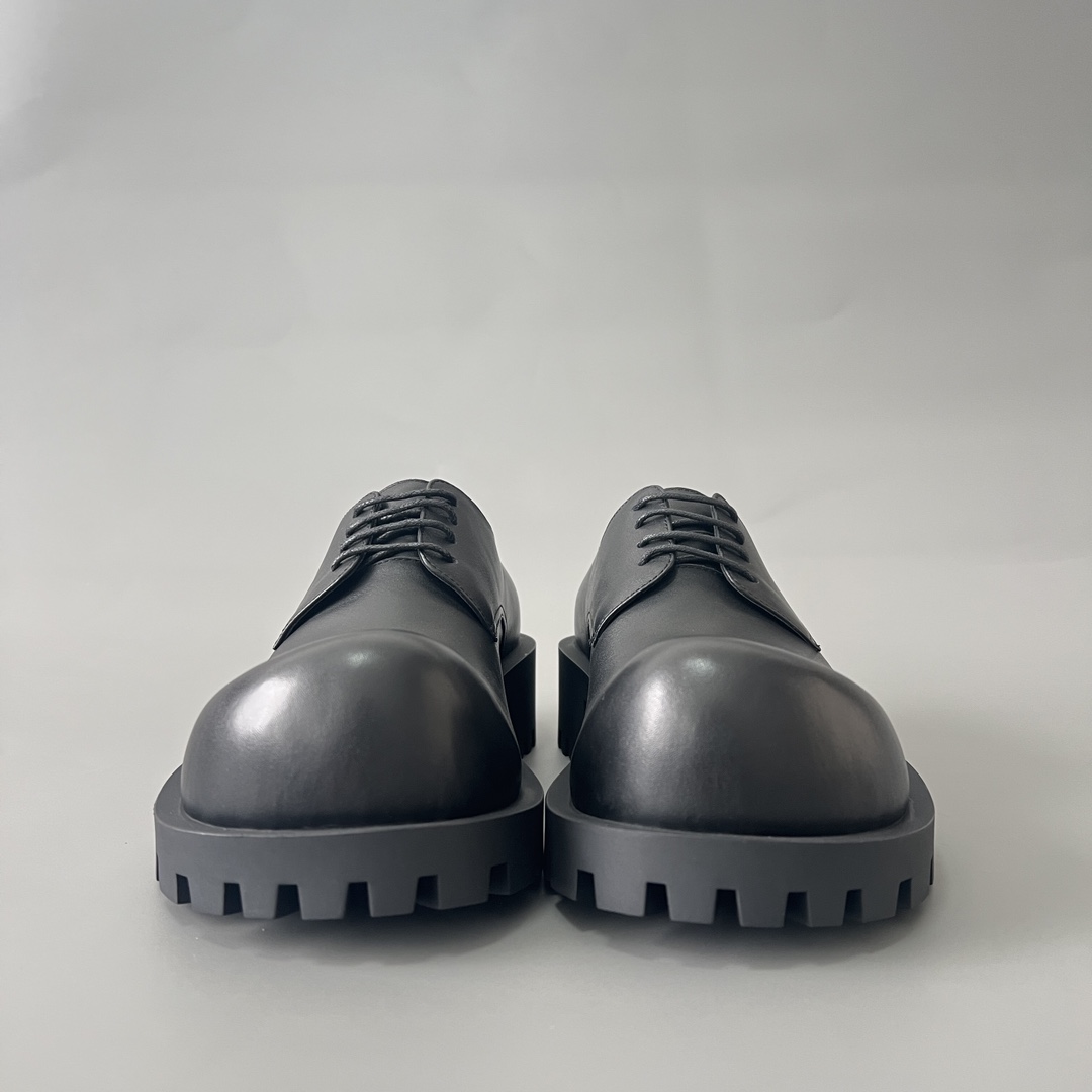 Balenciaga  巴黎世家 Comfy  亚光面 牛皮  翘头细鞋带  皮鞋 黑色 C0- 
