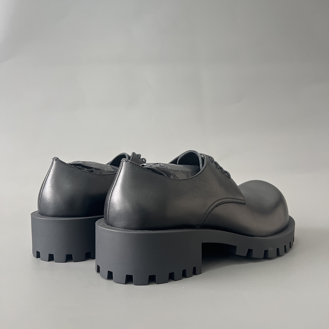 Balenciaga  巴黎世家 Comfy  亚光面 牛皮  翘头细鞋带  皮鞋 黑色 C0- 